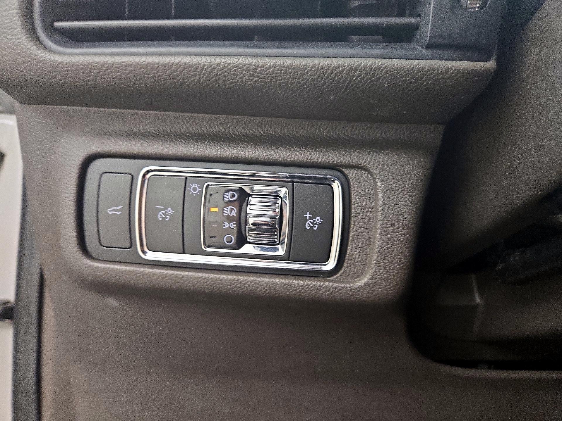 Thumbnail: 2021 Lincoln Corsair - 13