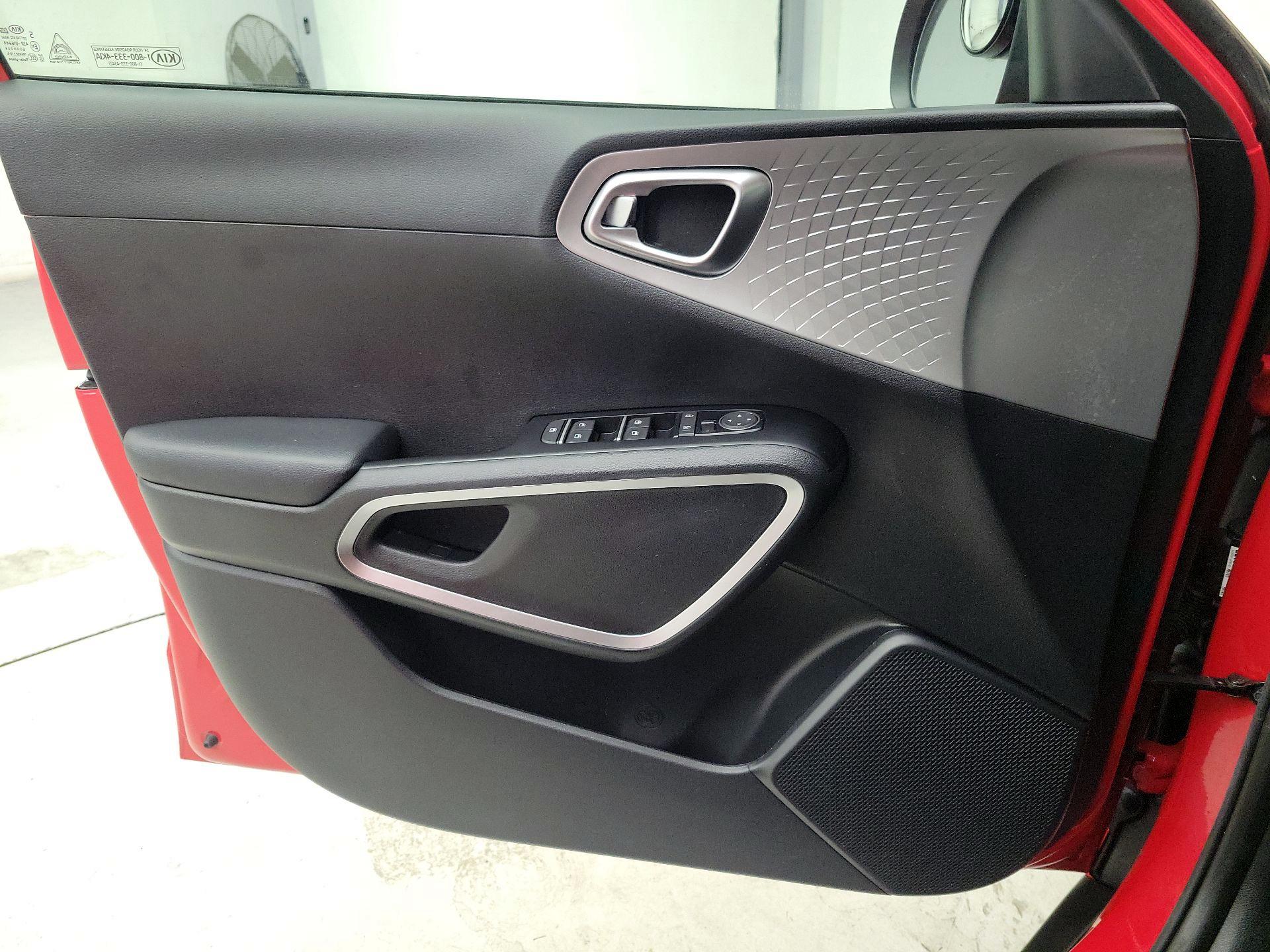 Thumbnail: 2020 Kia Soul - 12