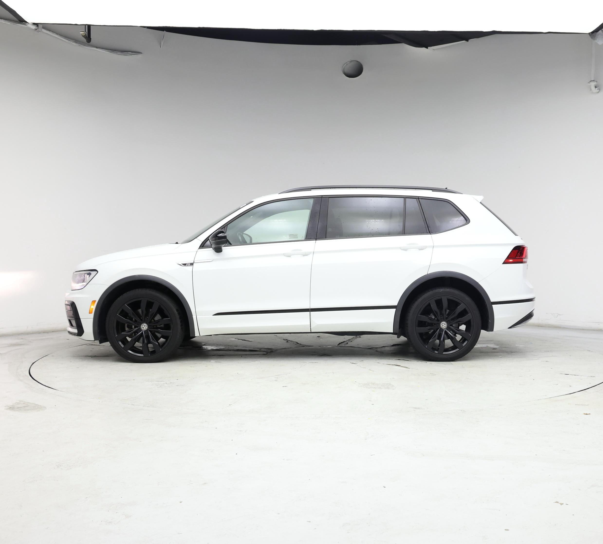 Thumbnail: 2020 Volkswagen Tiguan - 3