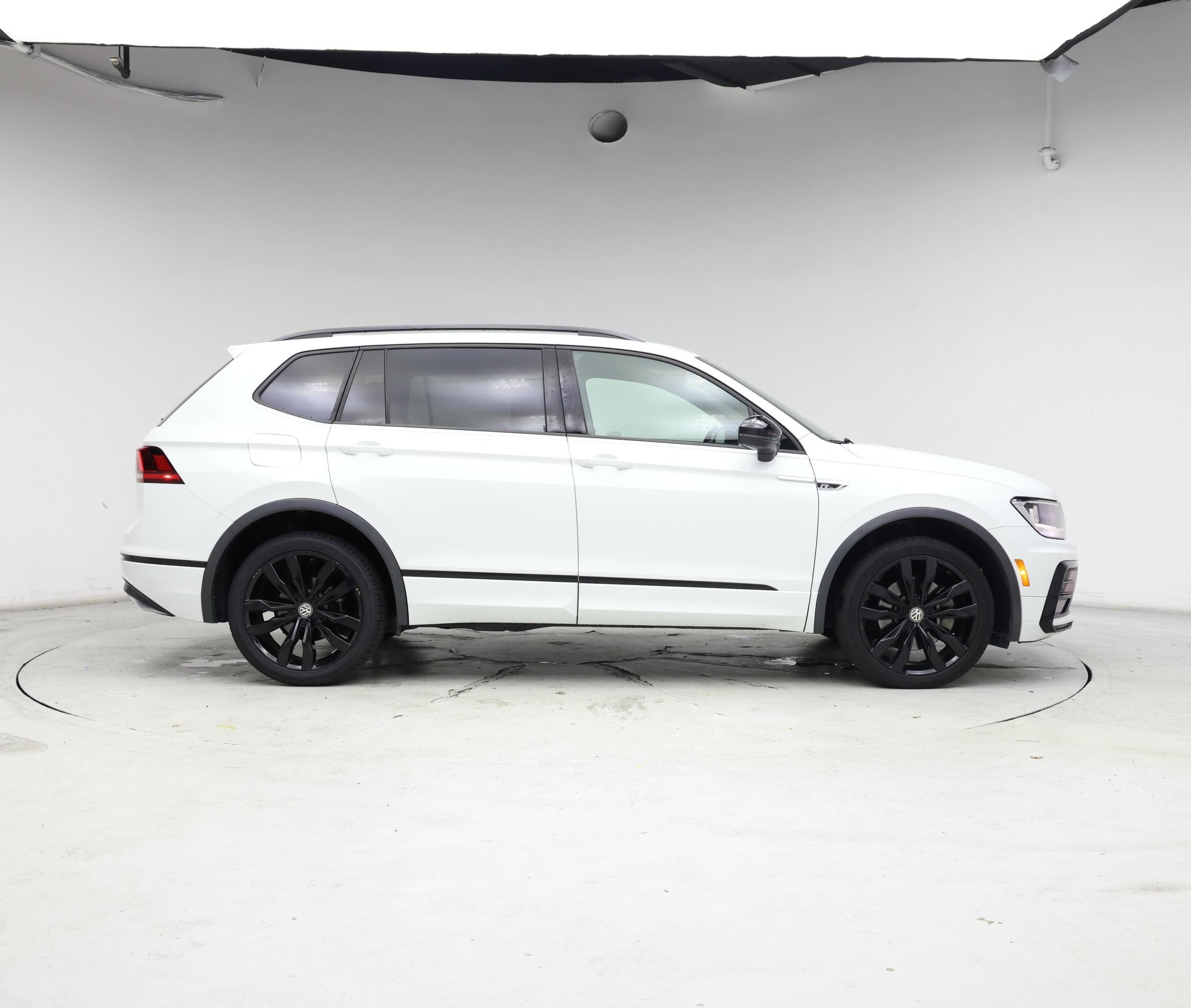 Thumbnail: 2020 Volkswagen Tiguan - 7