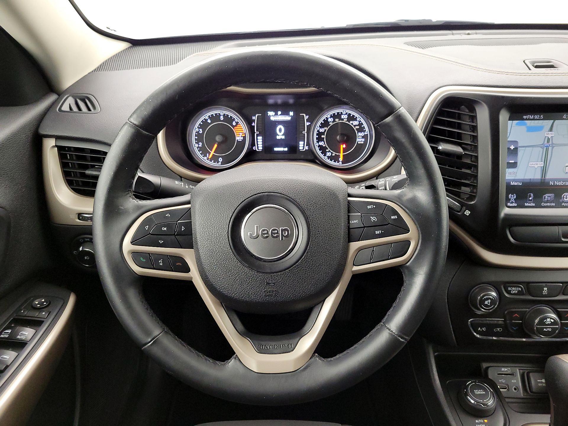Thumbnail: 2017 Jeep Cherokee - 10