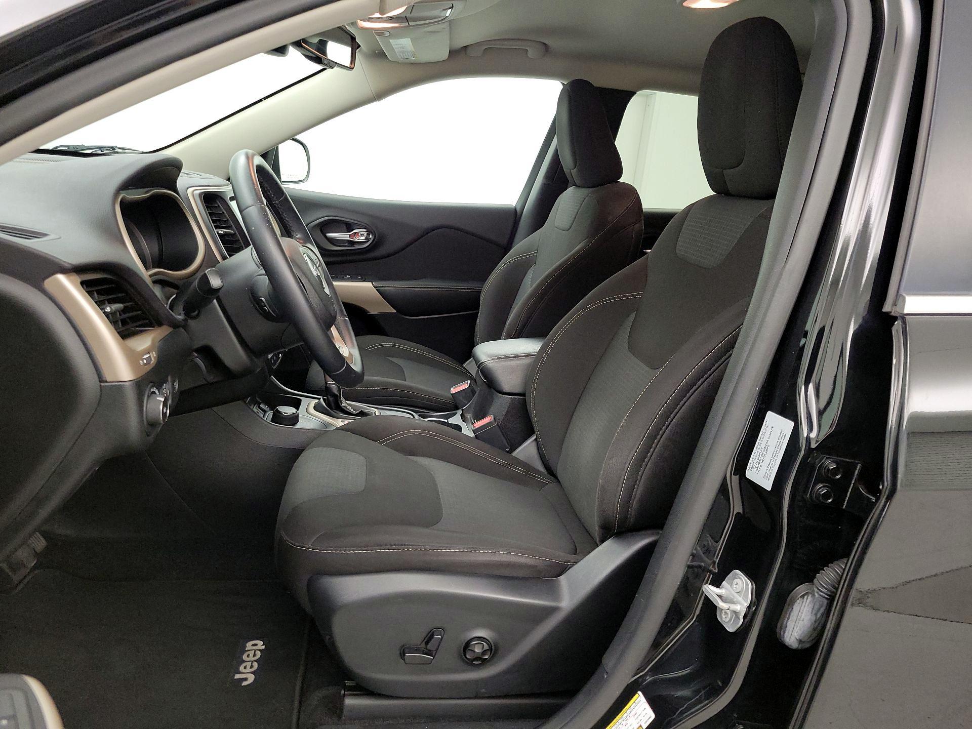 Thumbnail: 2017 Jeep Cherokee - 11