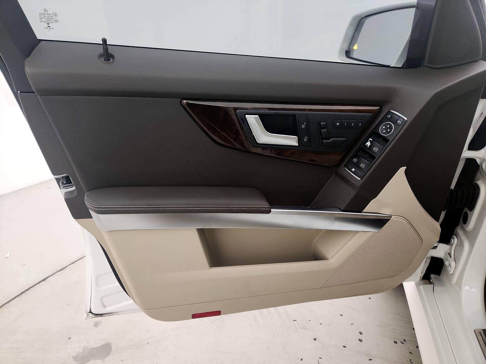 Thumbnail: 2015 Mercedes-Benz GLK - 12