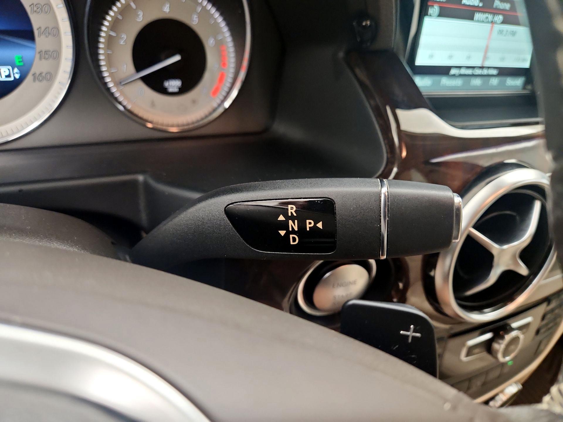 Thumbnail: 2015 Mercedes-Benz GLK - 17