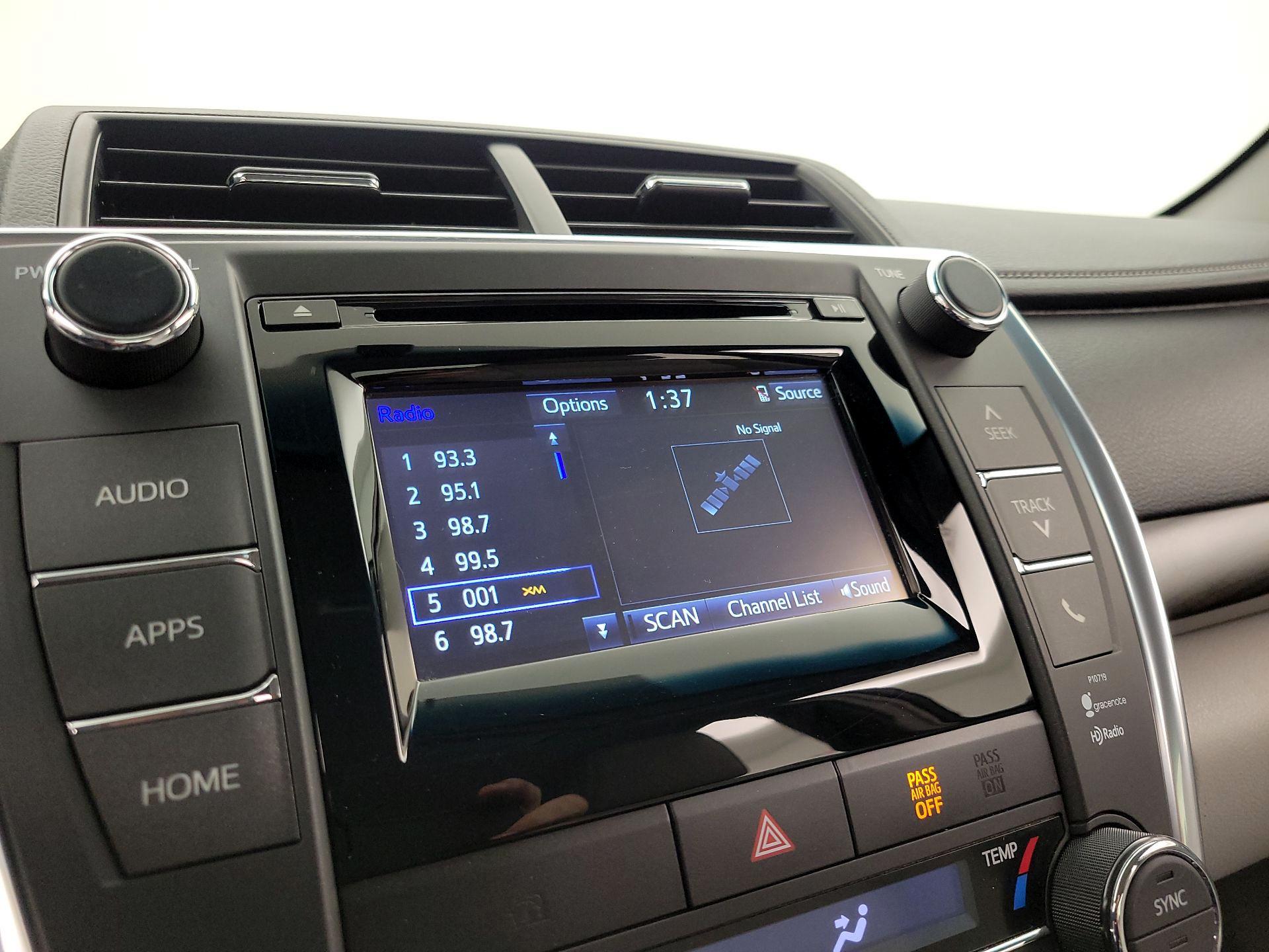 Thumbnail: 2015 Toyota Camry - 15