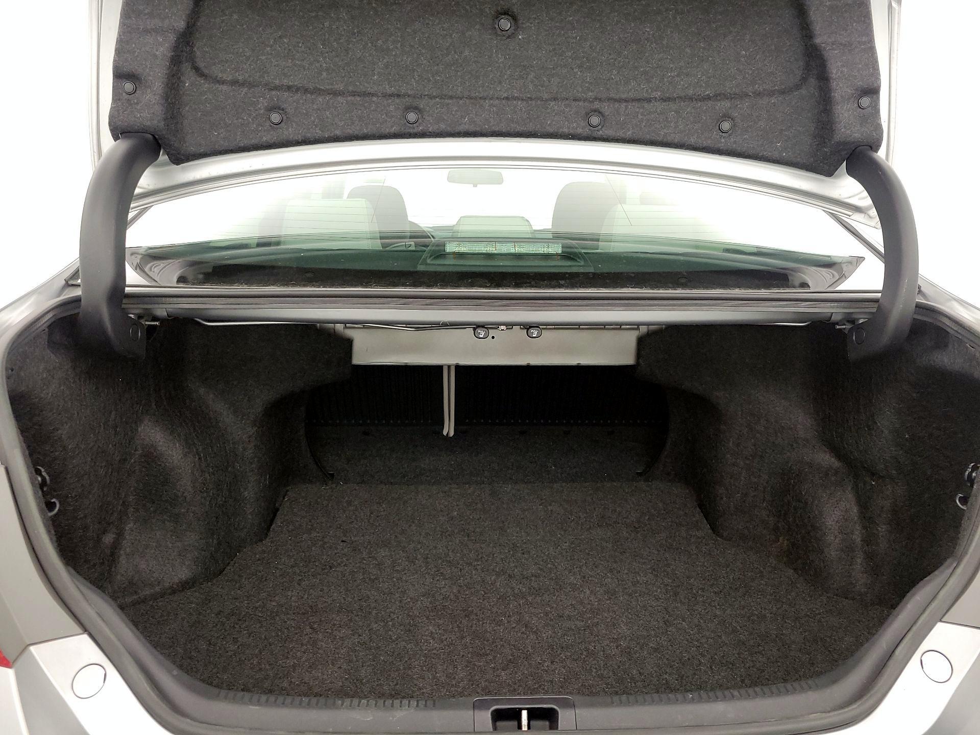 Thumbnail: 2015 Toyota Camry - 20