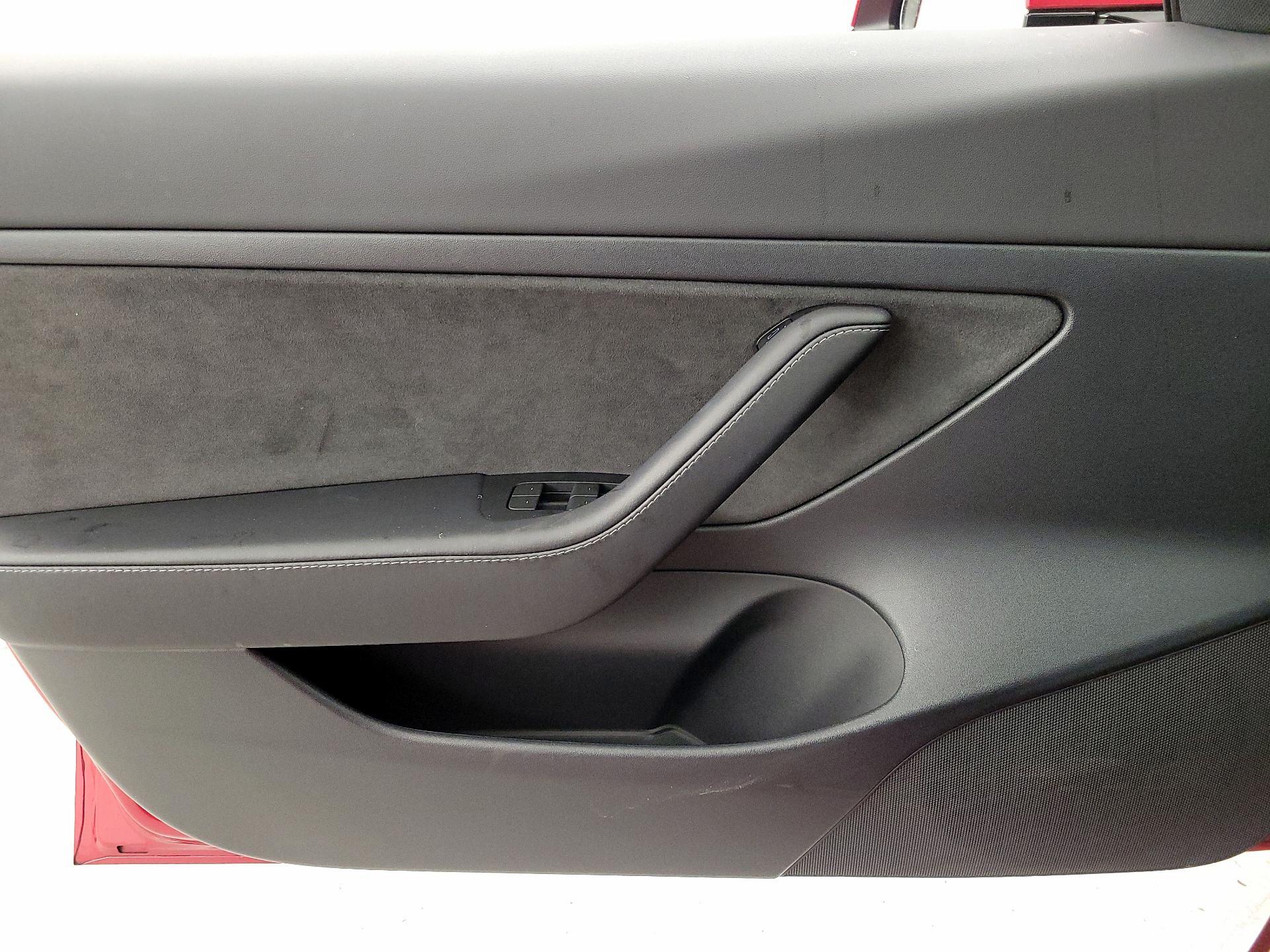 Thumbnail: 2021 Tesla Model 3 - 12