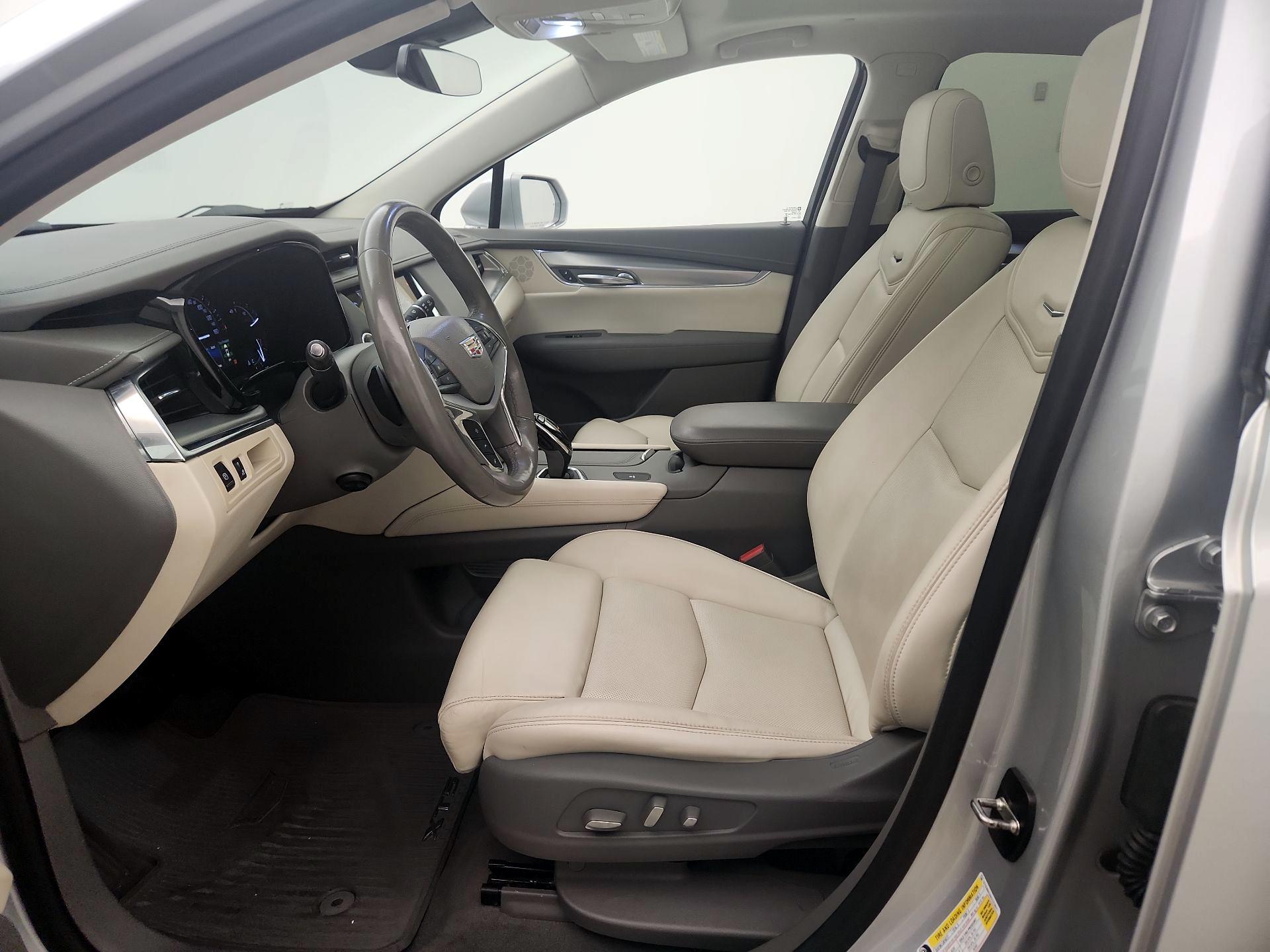 Thumbnail: 2017 Cadillac XT5 - 11