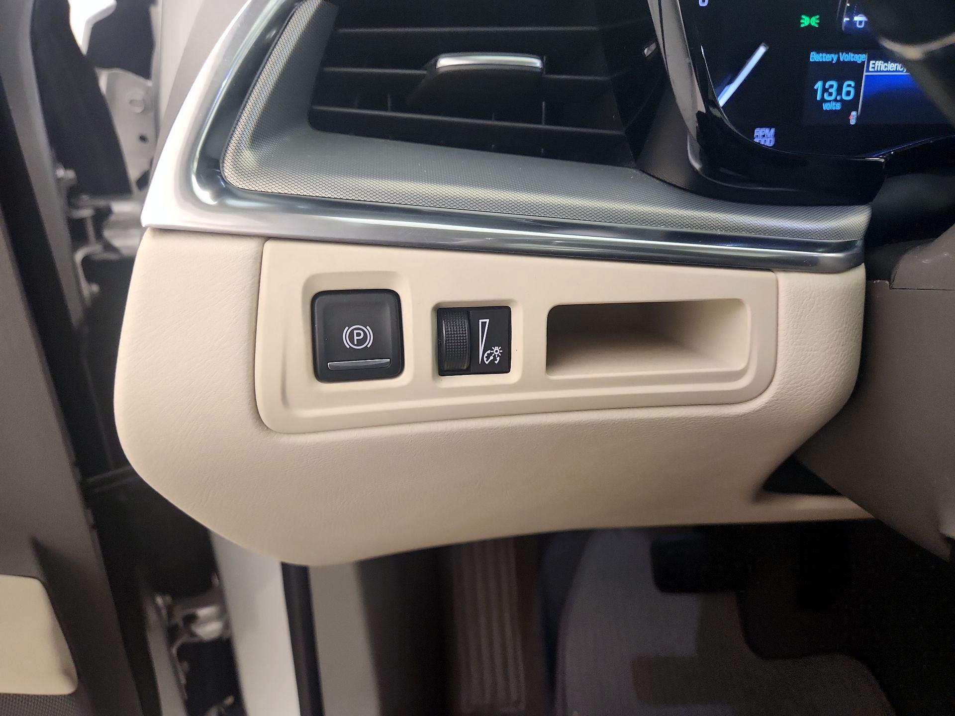 Thumbnail: 2017 Cadillac XT5 - 13
