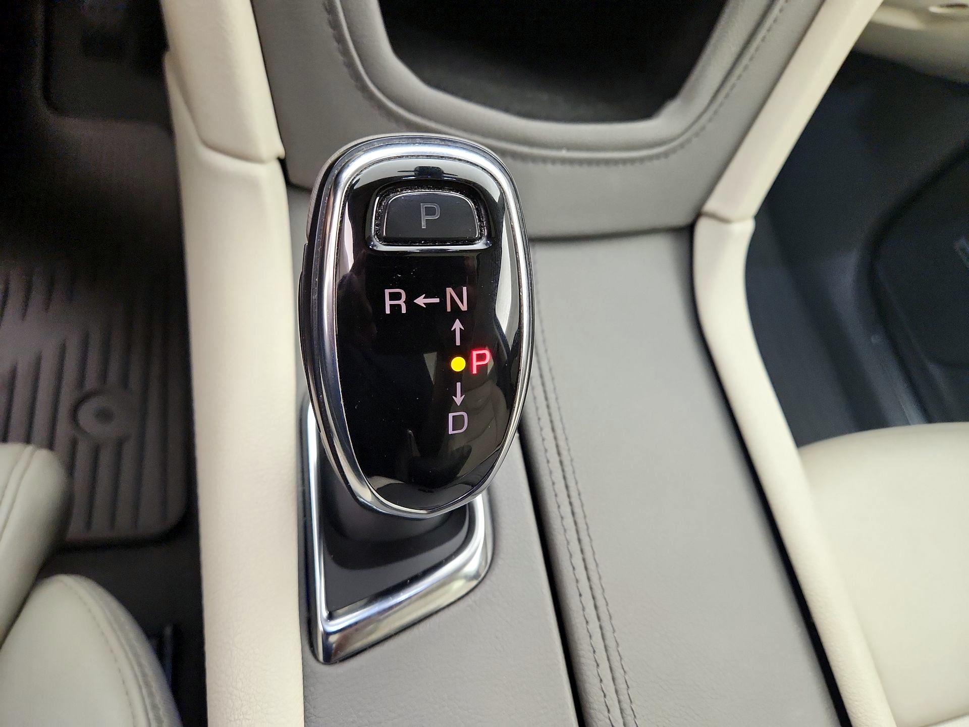 Thumbnail: 2017 Cadillac XT5 - 18
