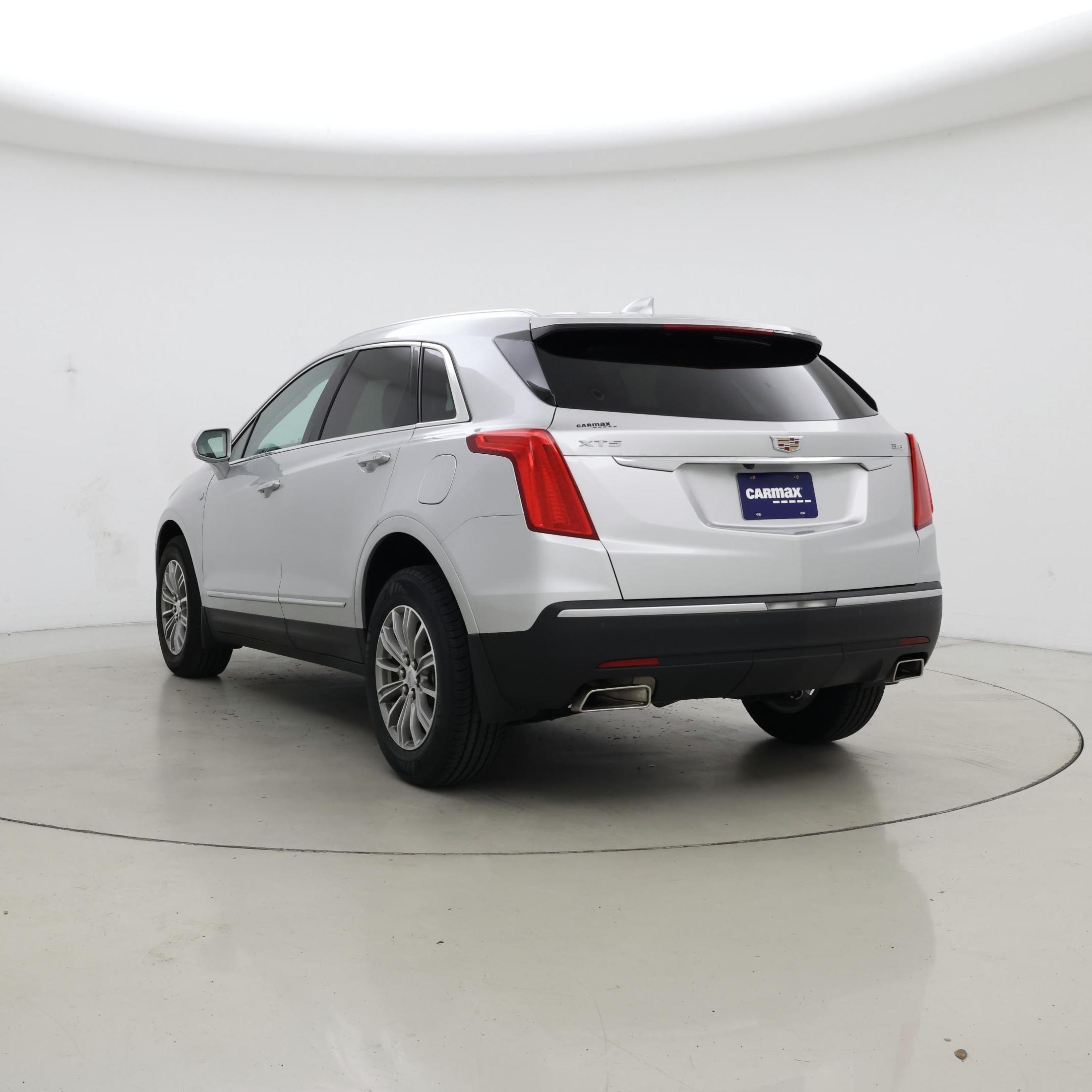 Thumbnail: 2017 Cadillac XT5 - 2