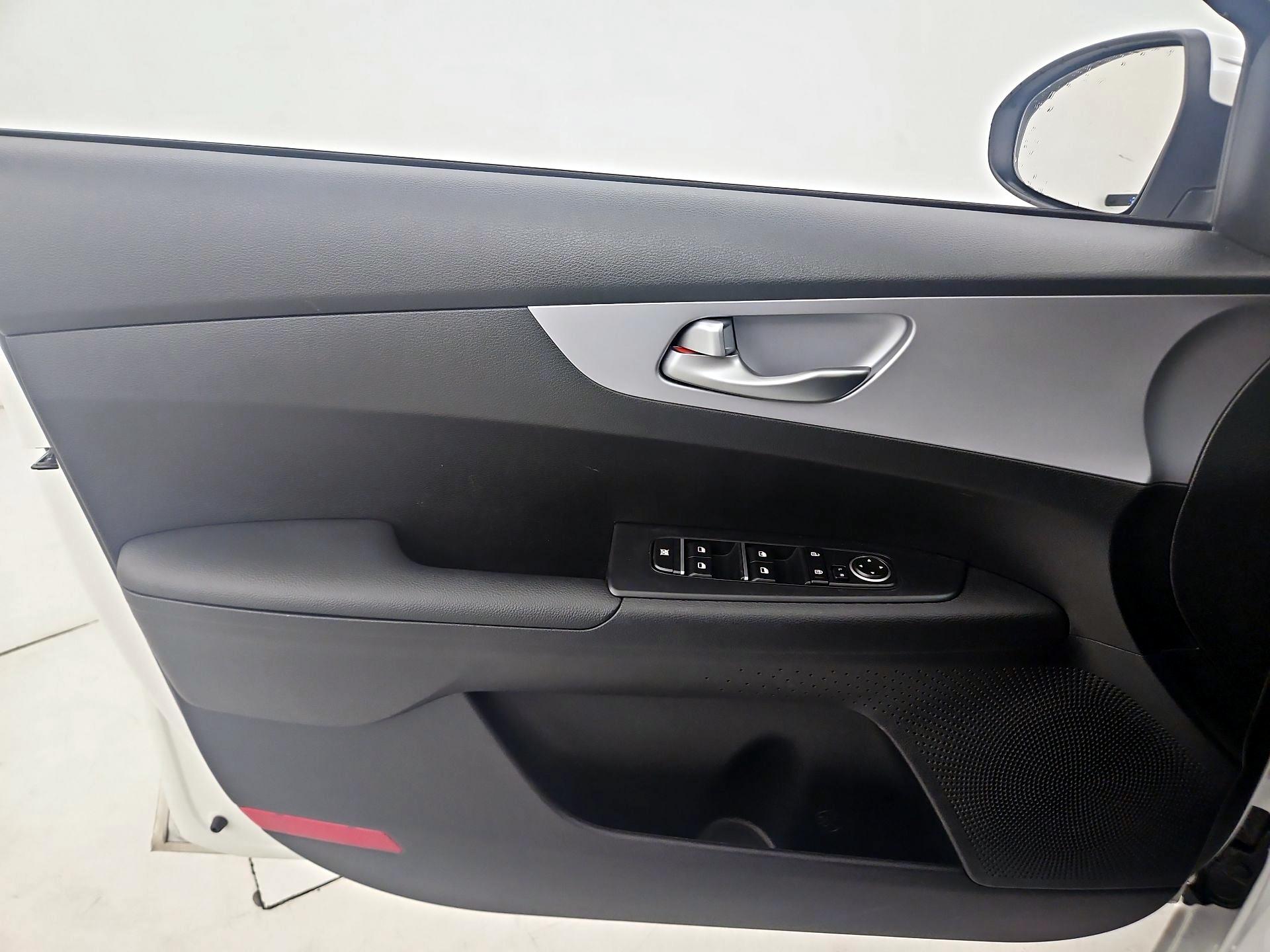 Thumbnail: 2024 Kia Forte - 12