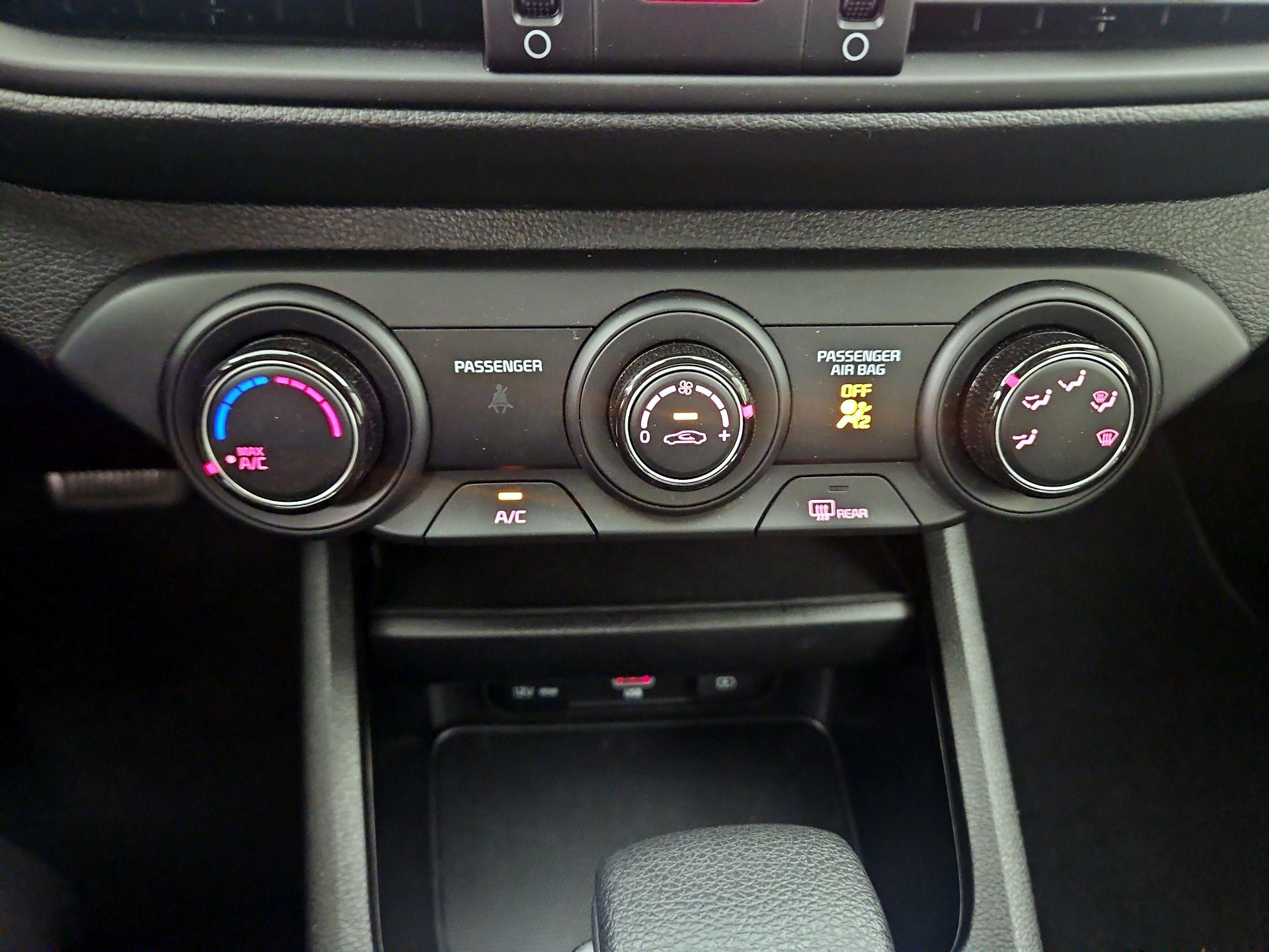 Thumbnail: 2024 Kia Forte - 16