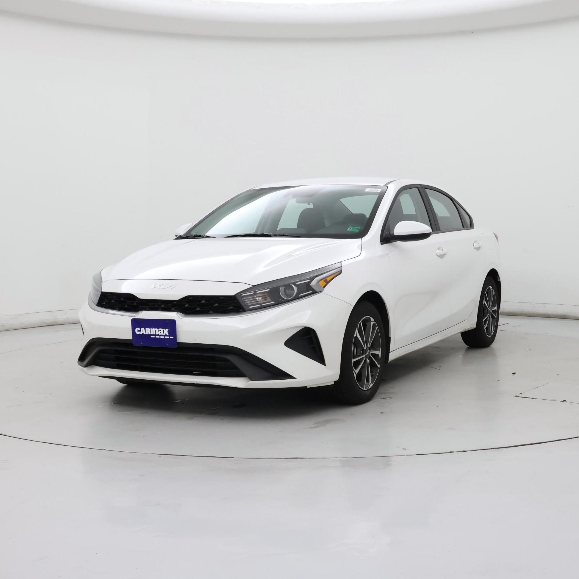 Thumbnail: 2024 Kia Forte - 4