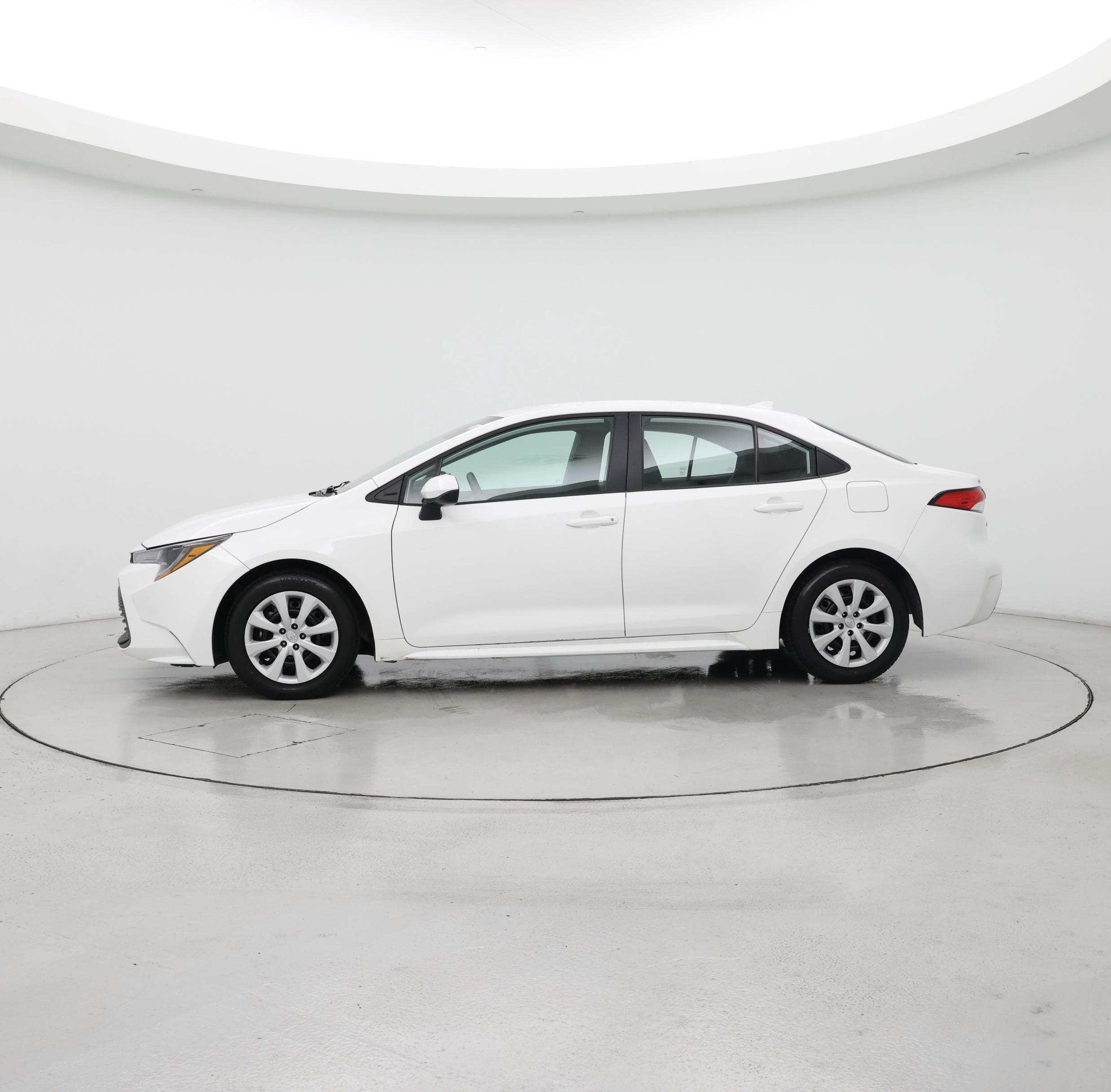 Thumbnail: 2024 Toyota Corolla - 3