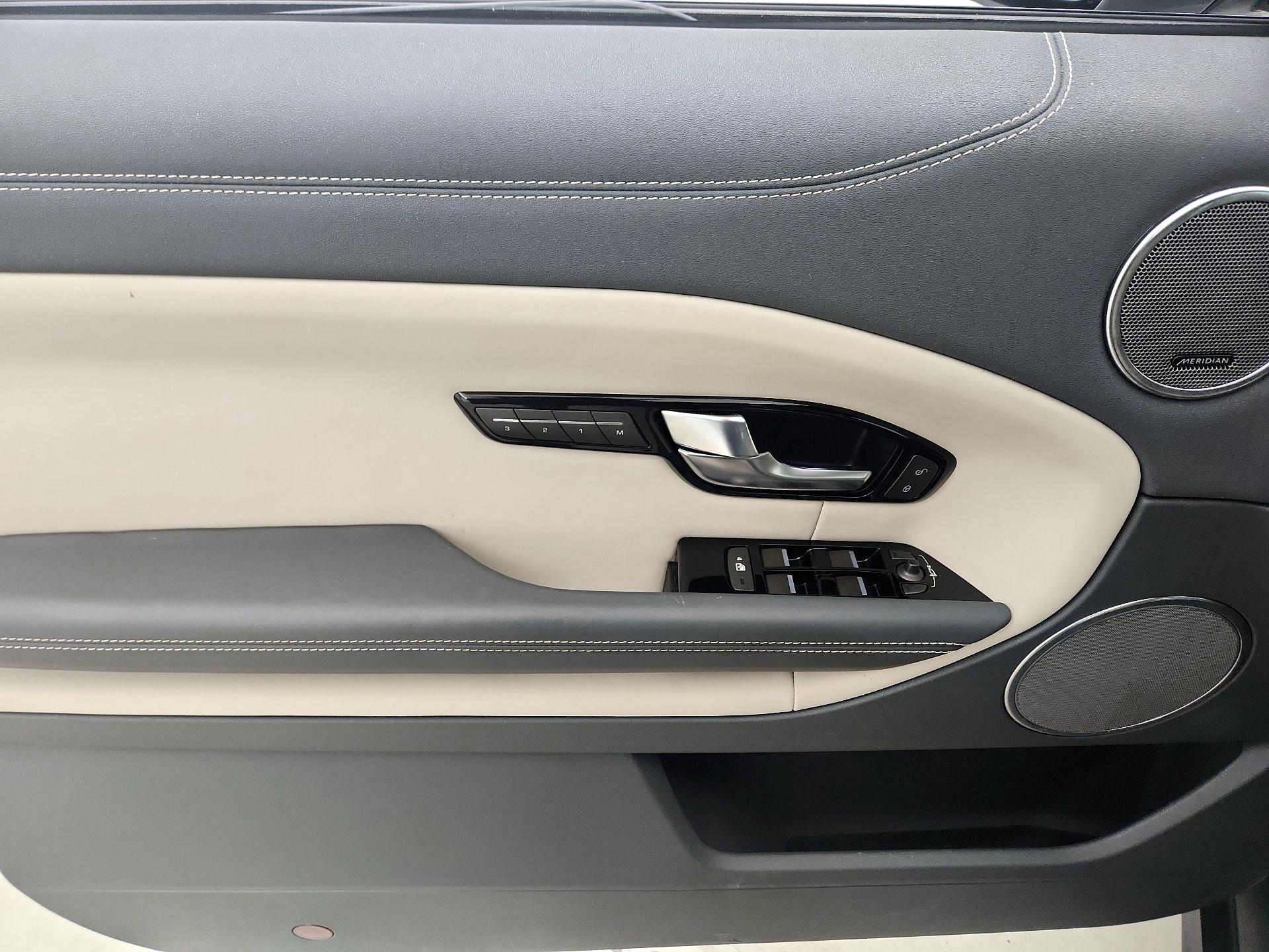 Thumbnail: 2019 Land Rover Range Rover Evoque - 12