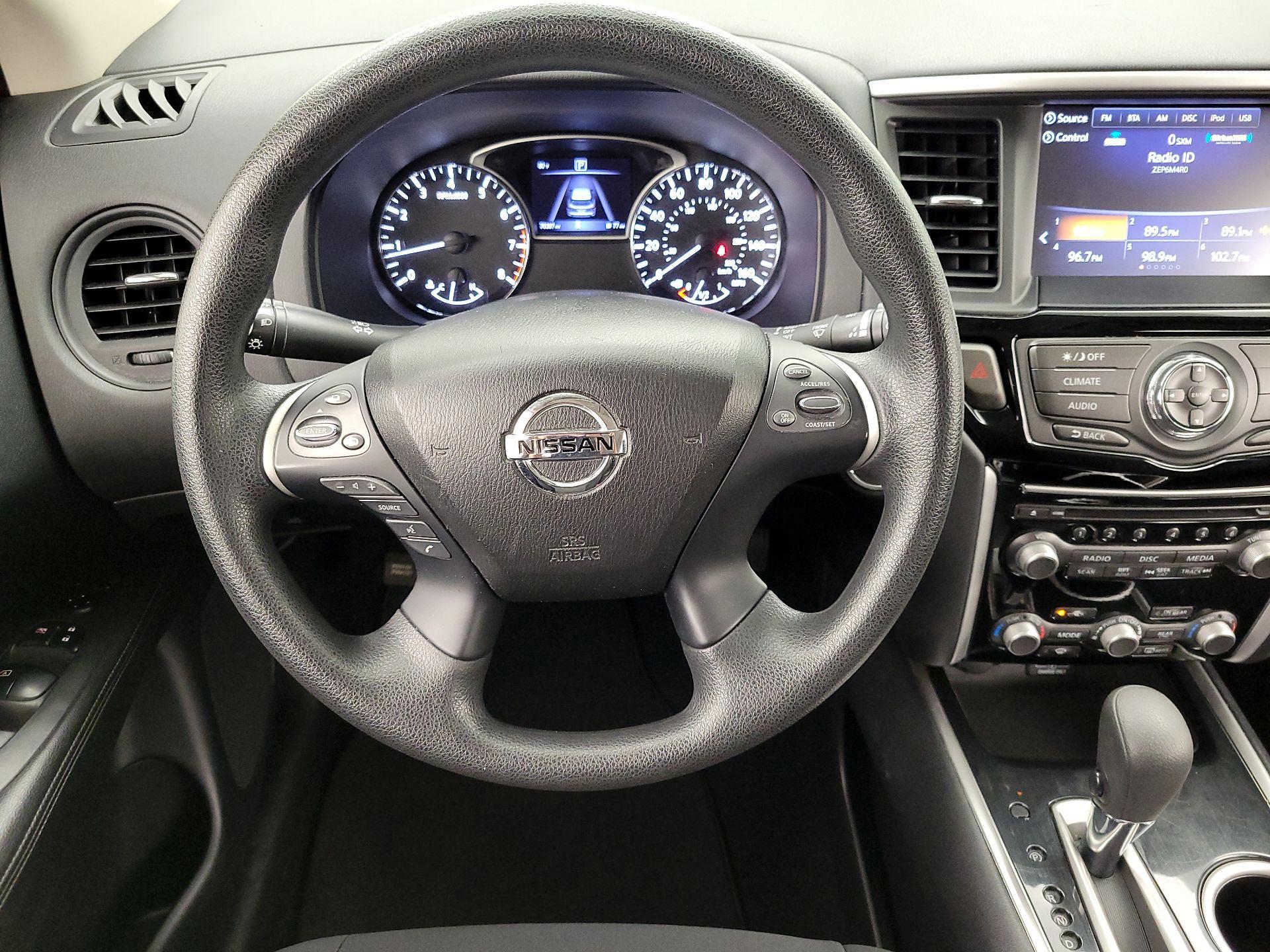 Thumbnail: 2019 Nissan Pathfinder - 10