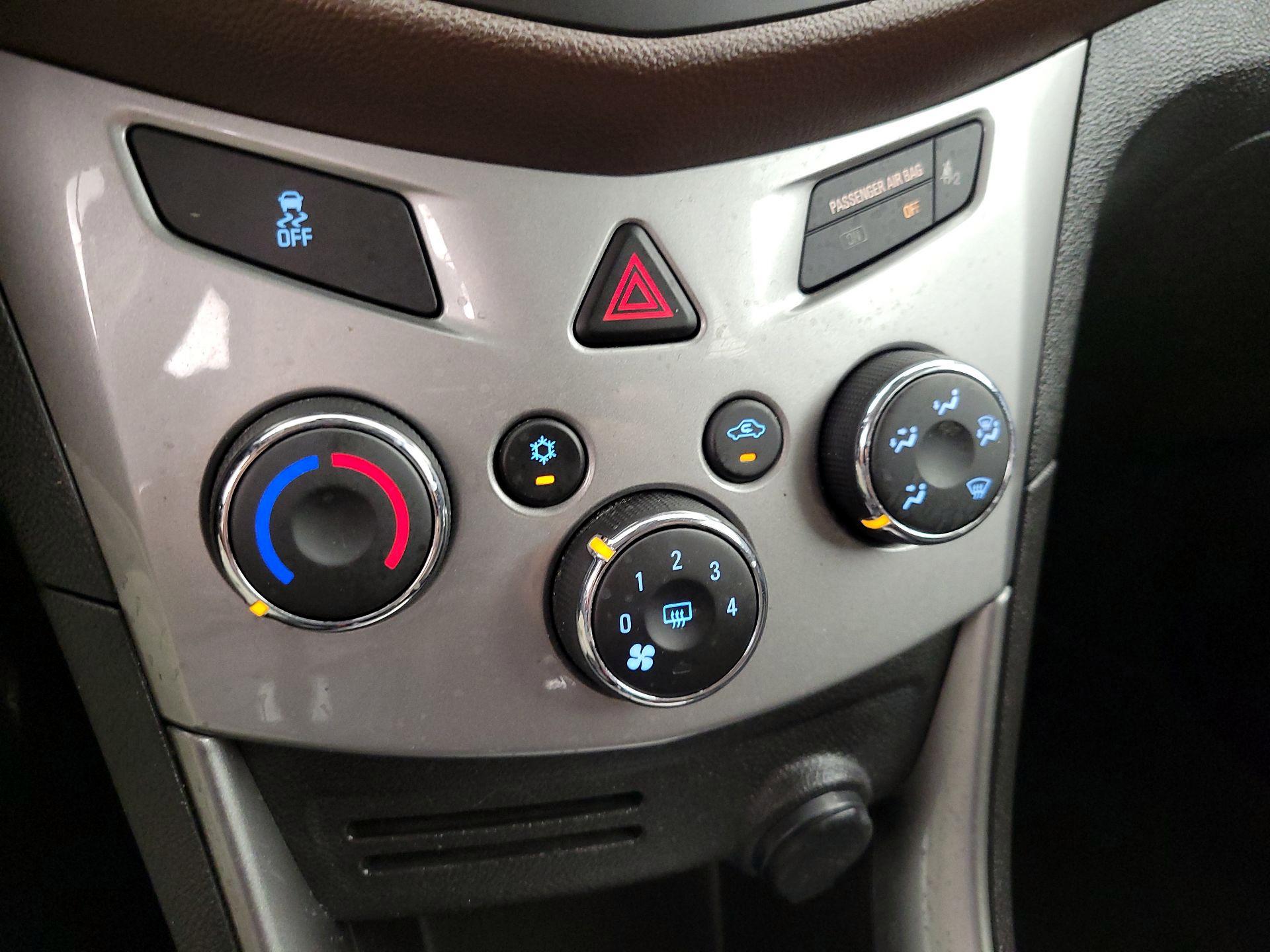 Thumbnail: 2016 Chevrolet Trax - 16