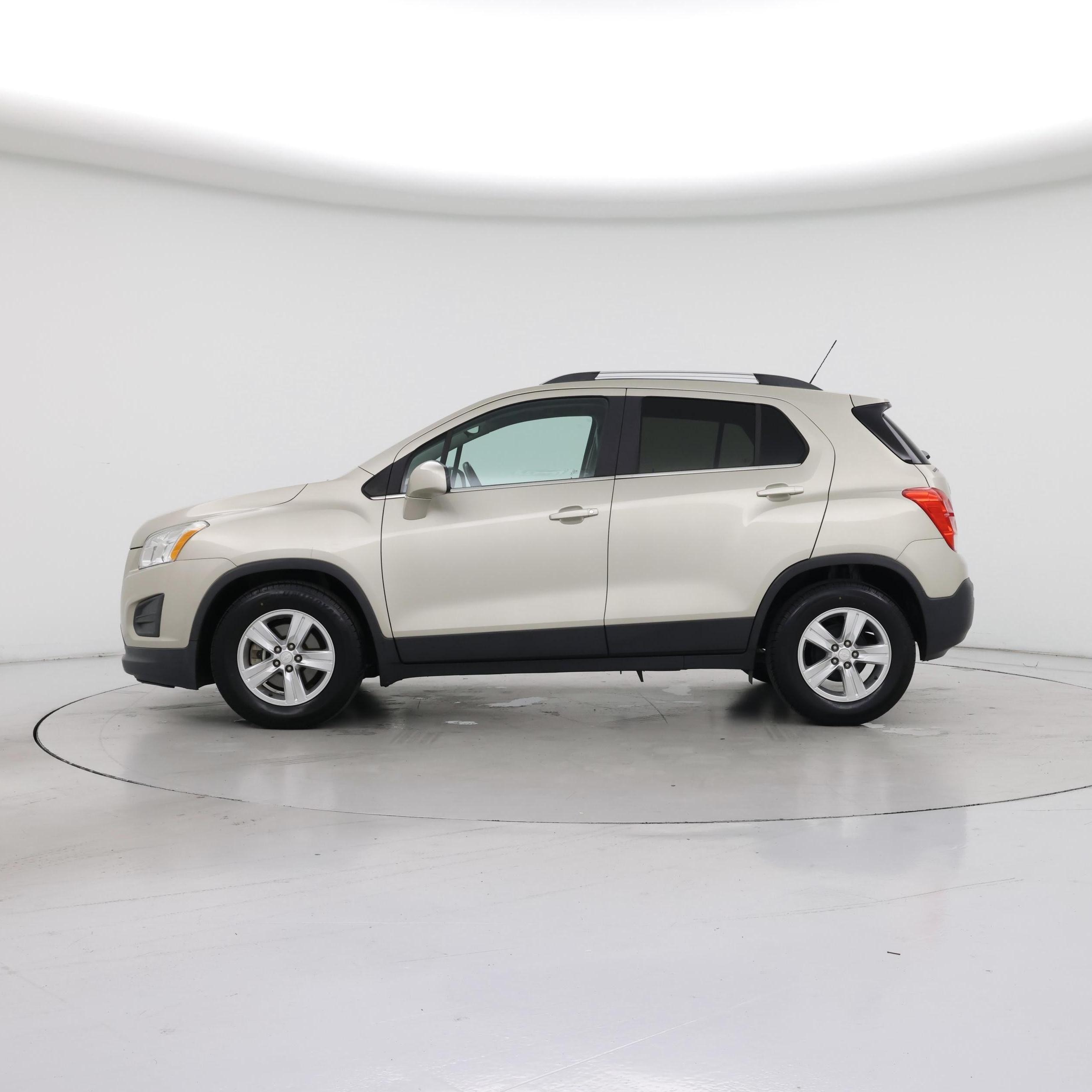 Thumbnail: 2016 Chevrolet Trax - 3
