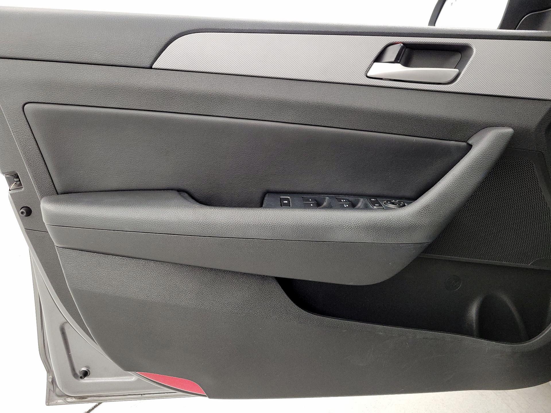 Thumbnail: 2019 Hyundai Sonata - 12