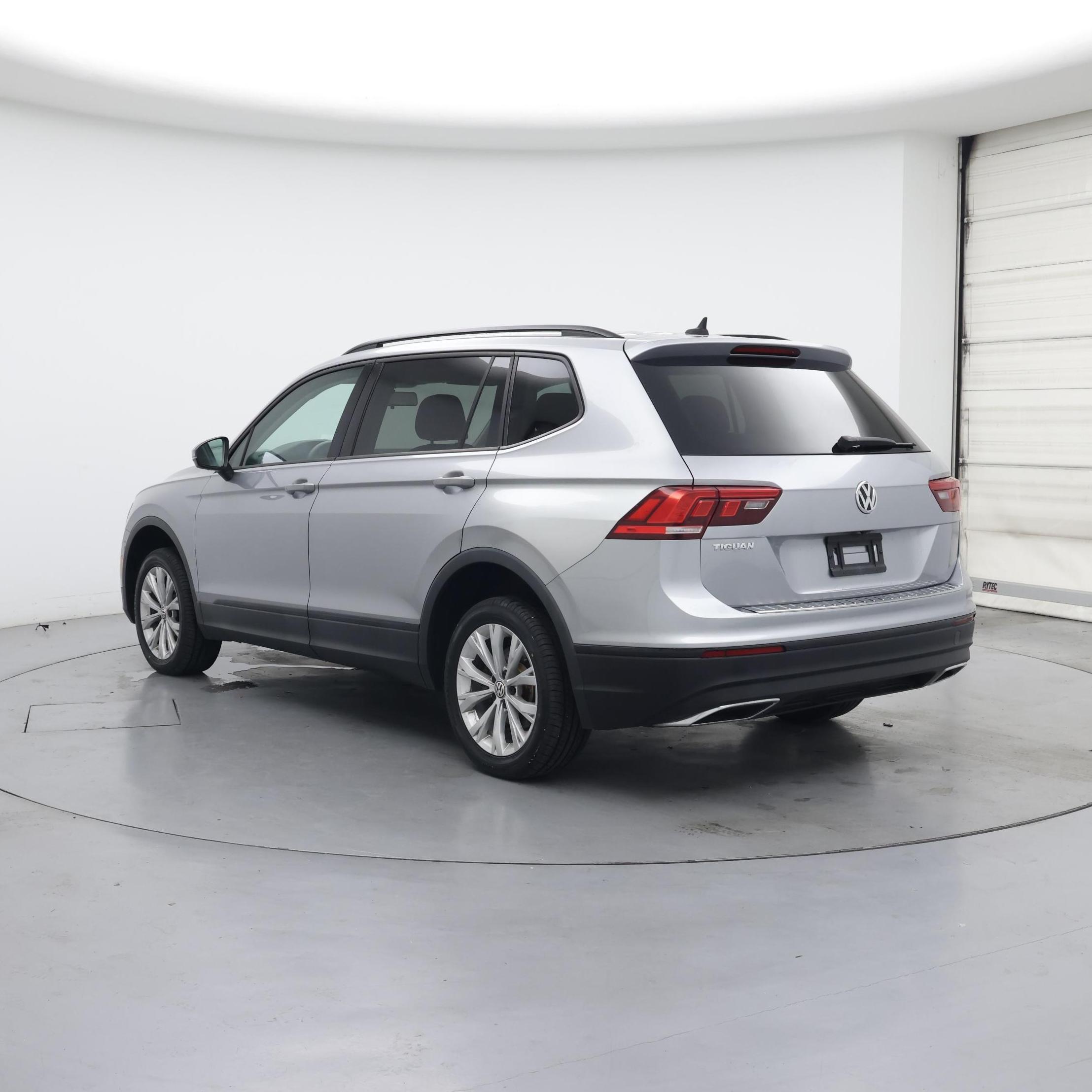 Thumbnail: 2020 Volkswagen Tiguan - 2