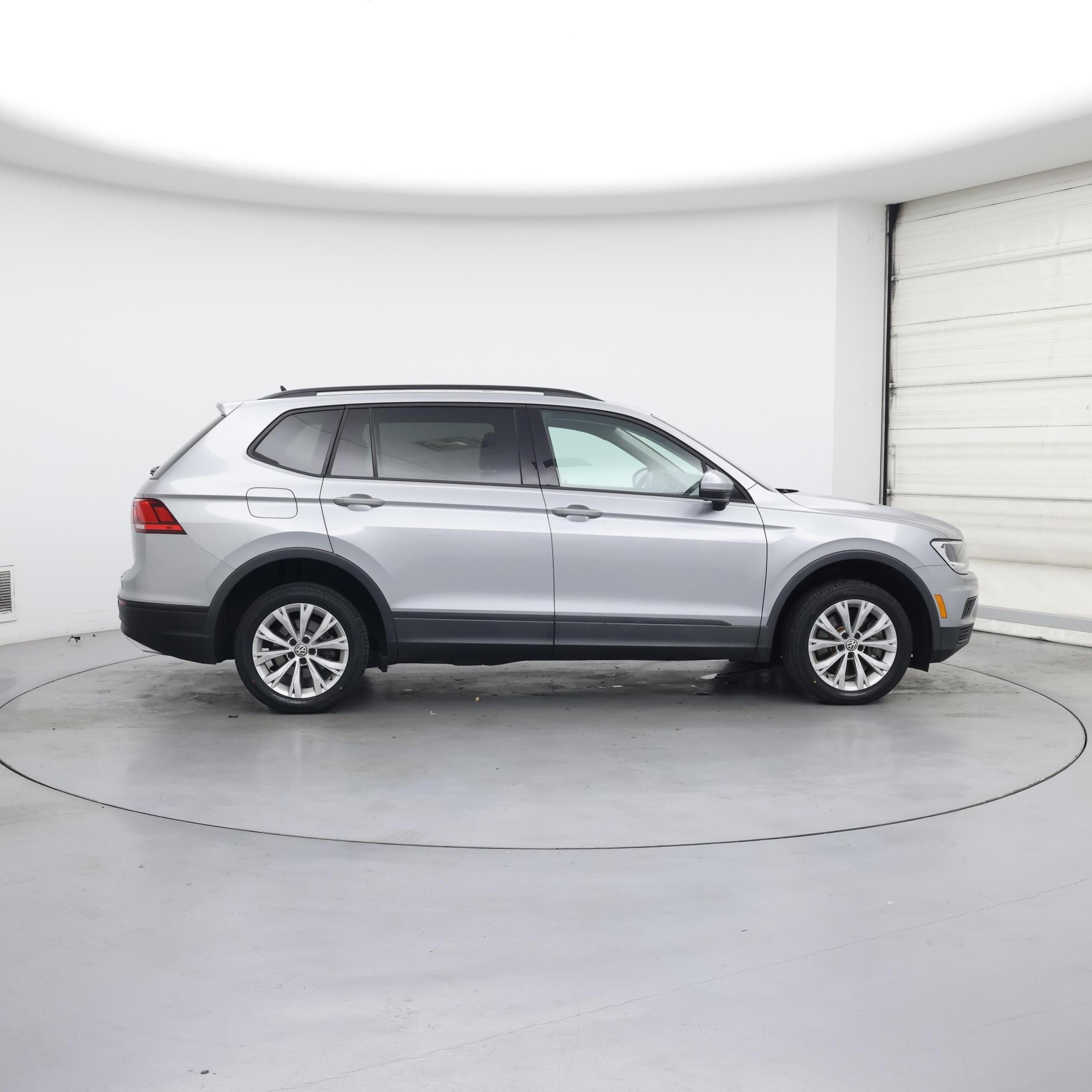 Thumbnail: 2020 Volkswagen Tiguan - 7