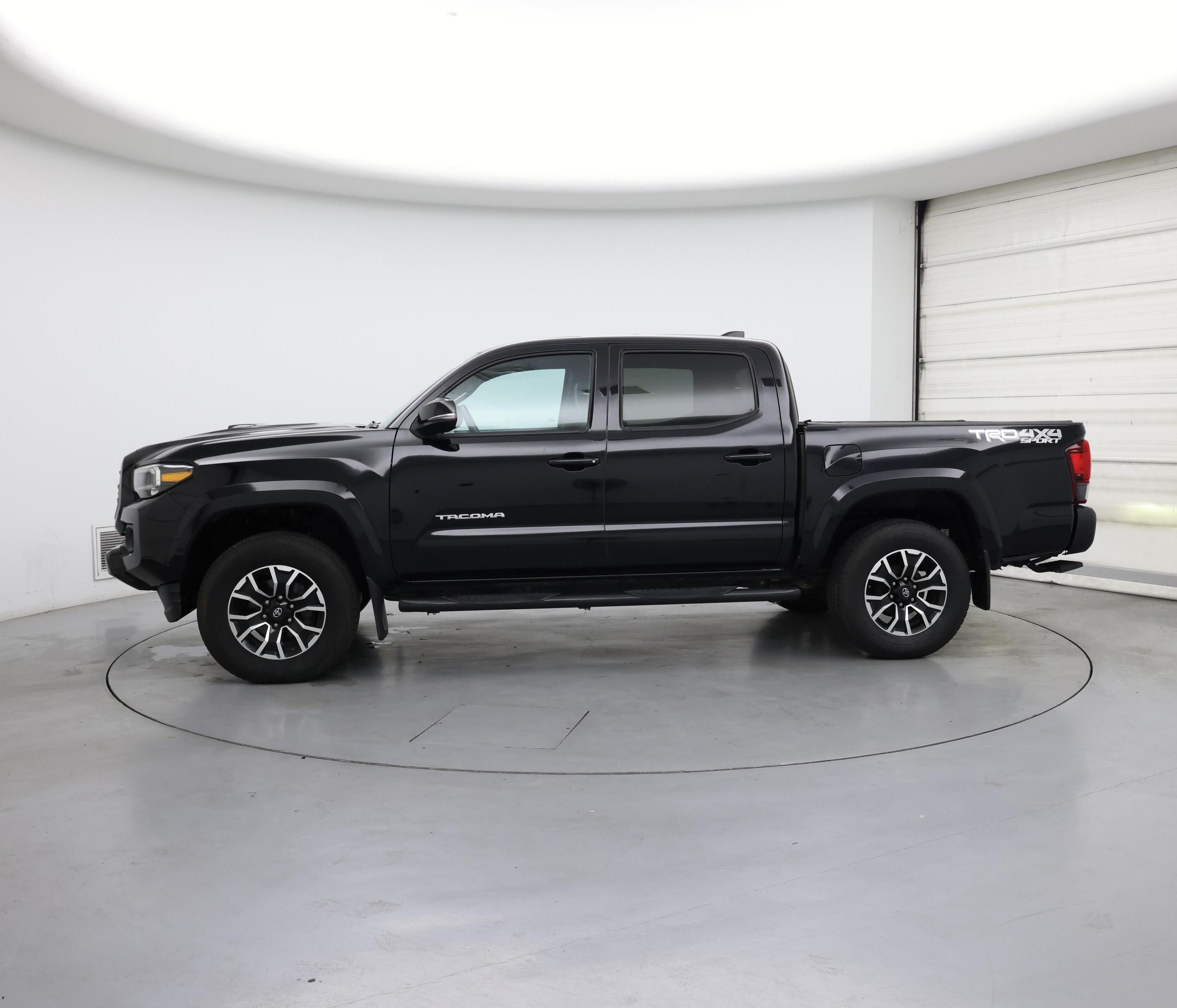 Thumbnail: 2021 Toyota Tacoma - 3