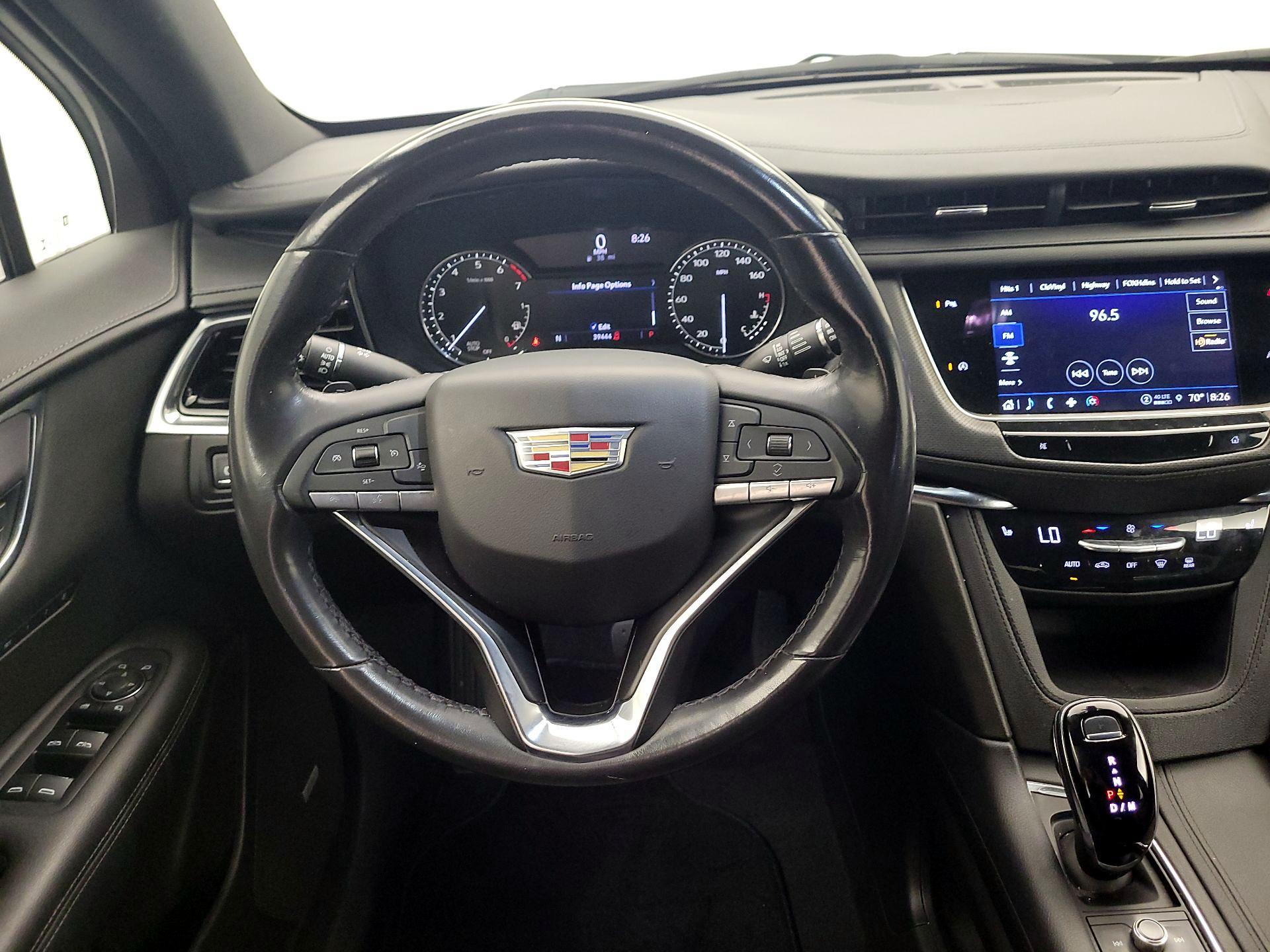 Thumbnail: 2022 Cadillac XT6 - 10