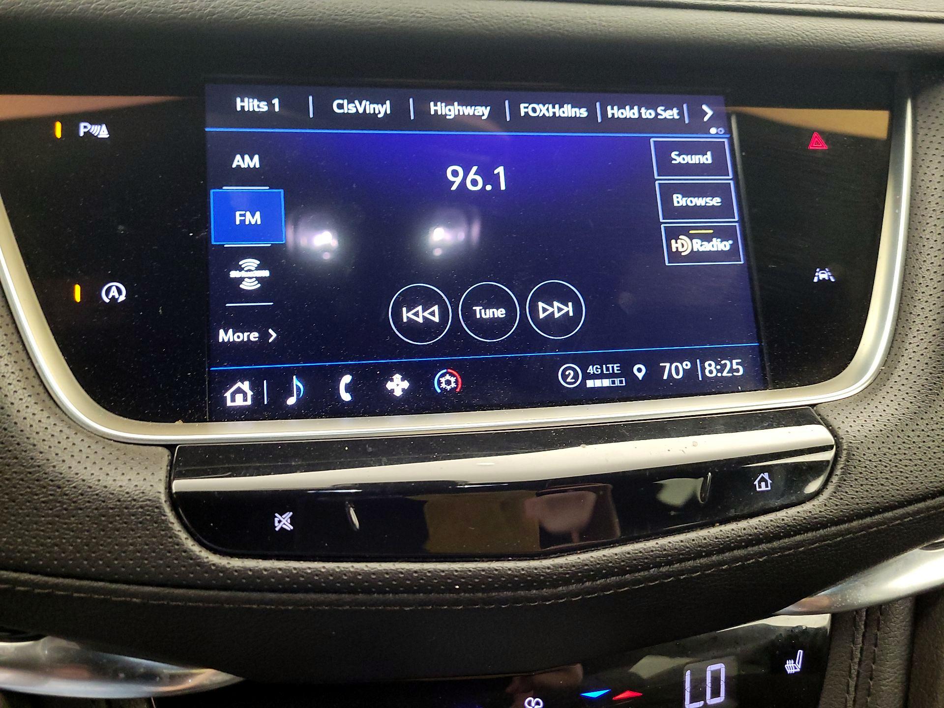 Thumbnail: 2022 Cadillac XT6 - 15