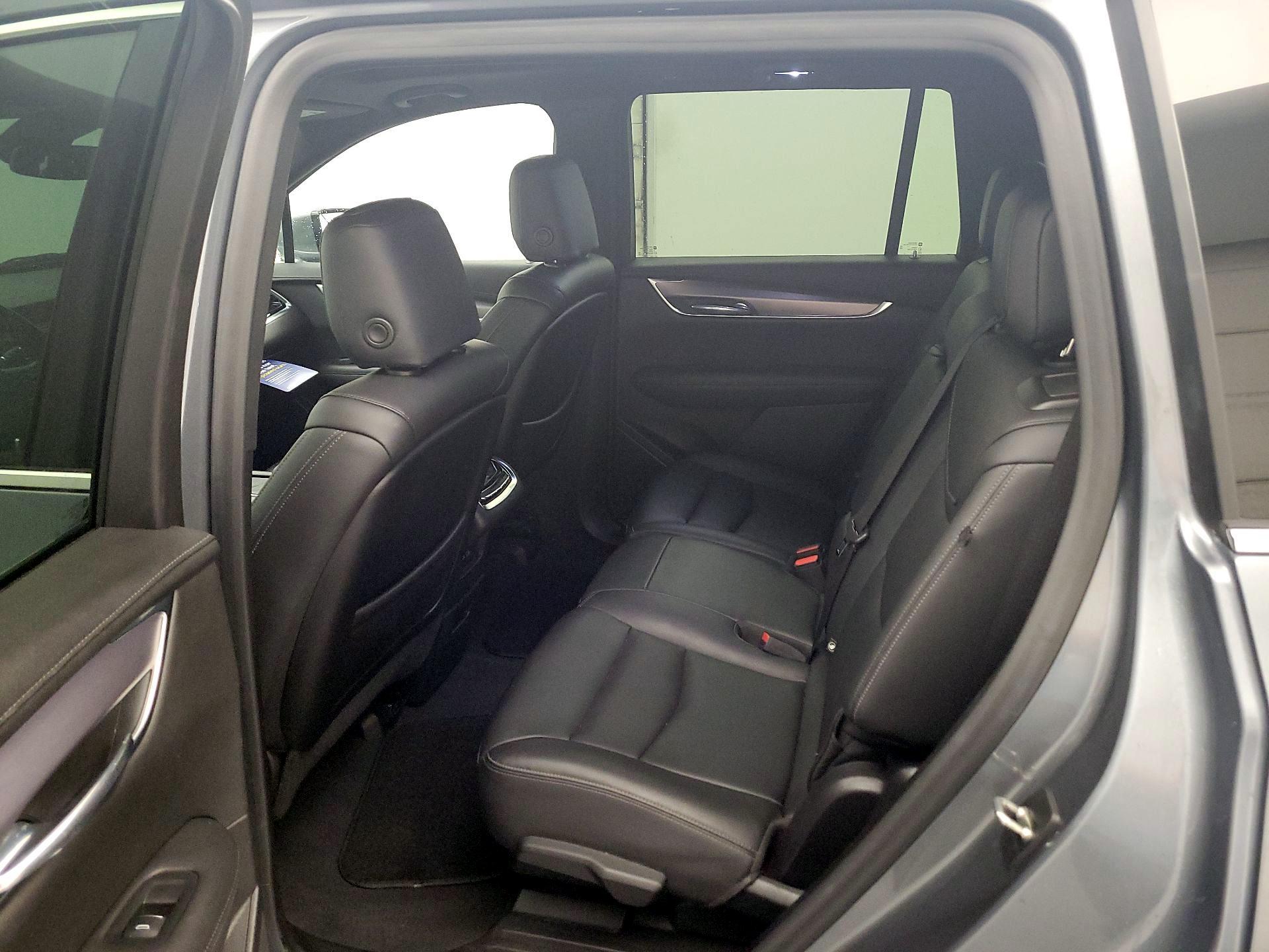 Thumbnail: 2022 Cadillac XT6 - 19