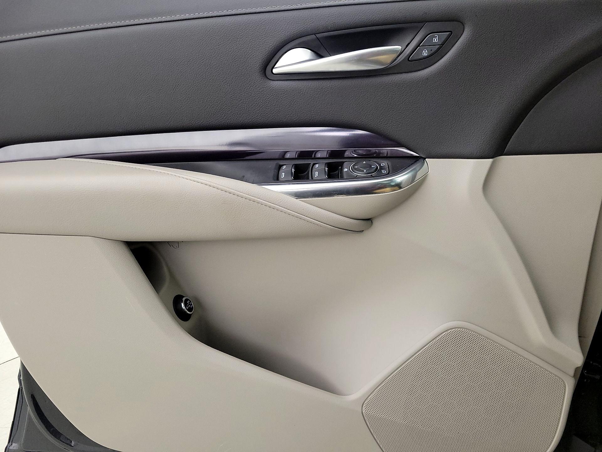 Thumbnail: 2023 Cadillac XT4 - 12