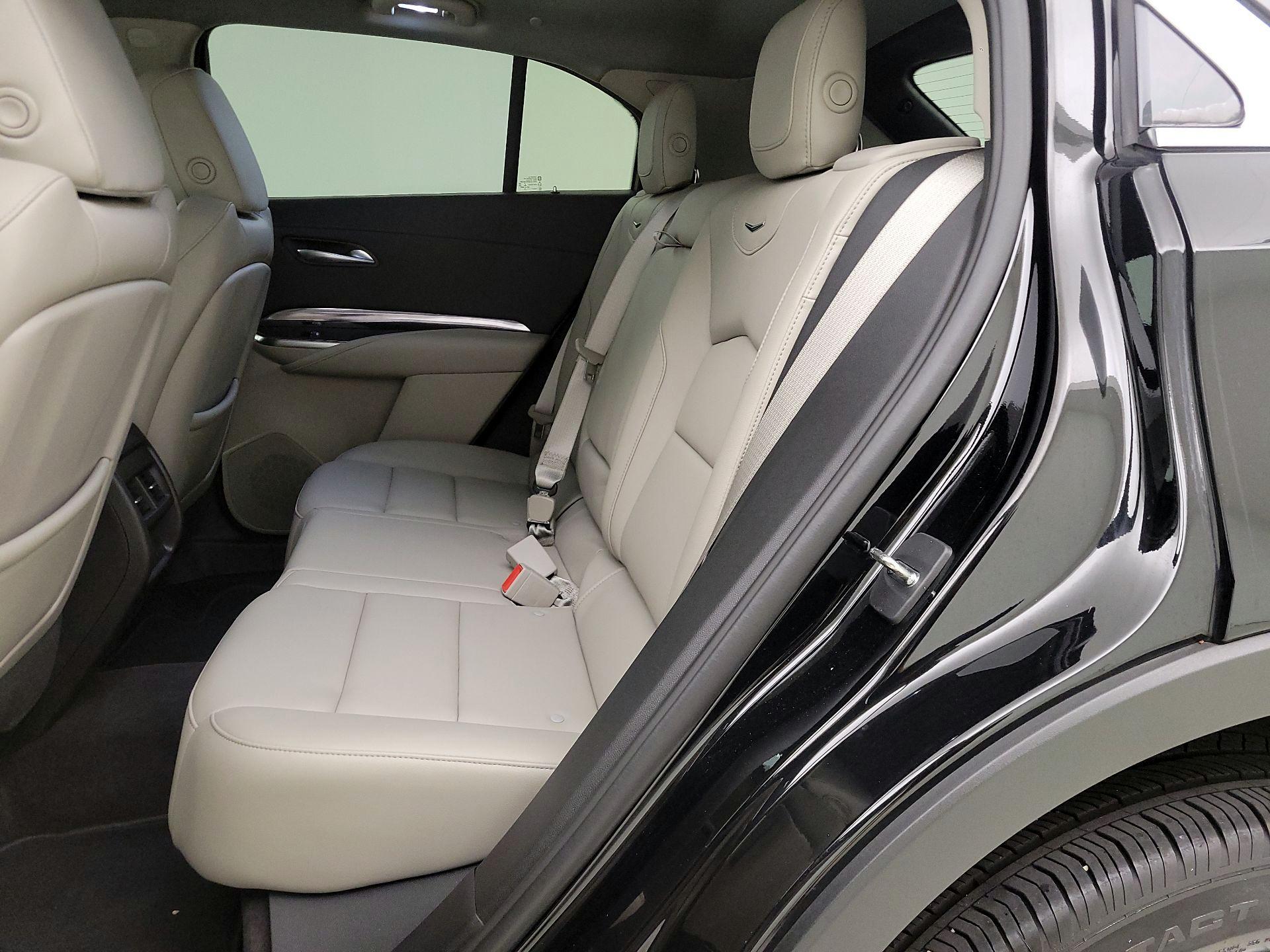 Thumbnail: 2023 Cadillac XT4 - 20