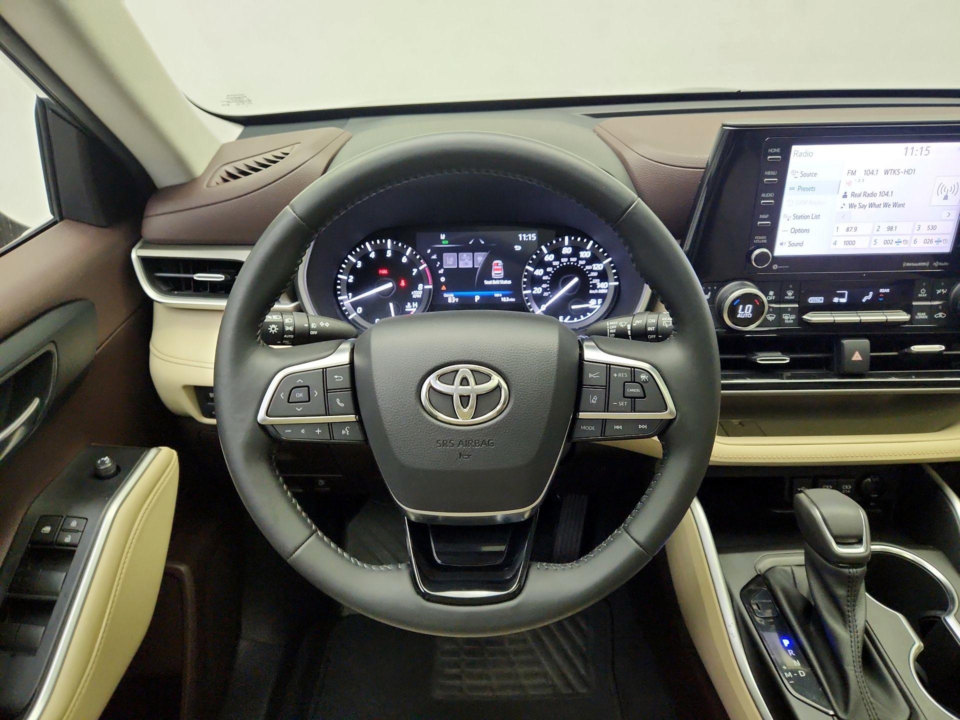 Thumbnail: 2021 Toyota Highlander - 10