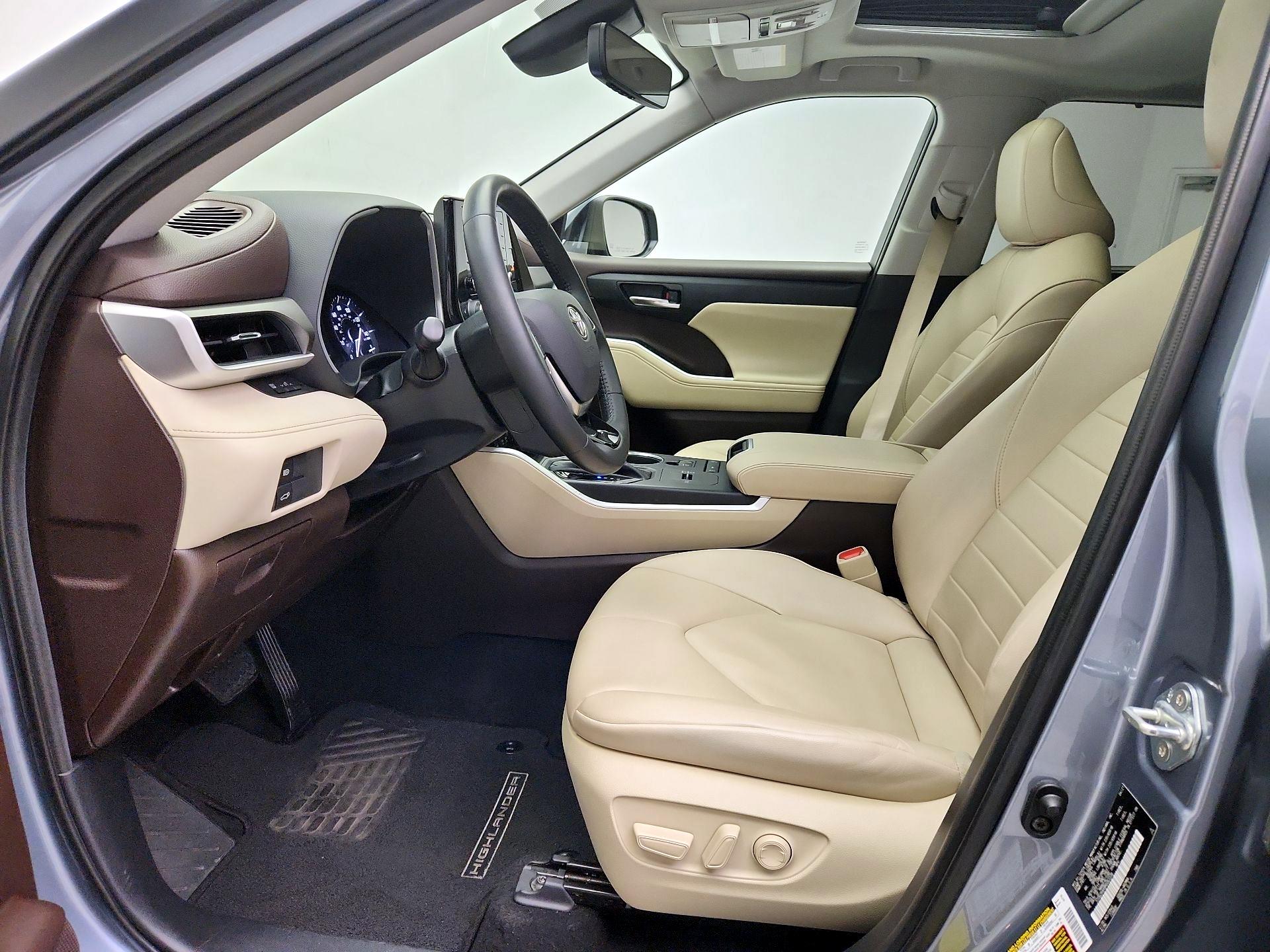 Thumbnail: 2021 Toyota Highlander - 11