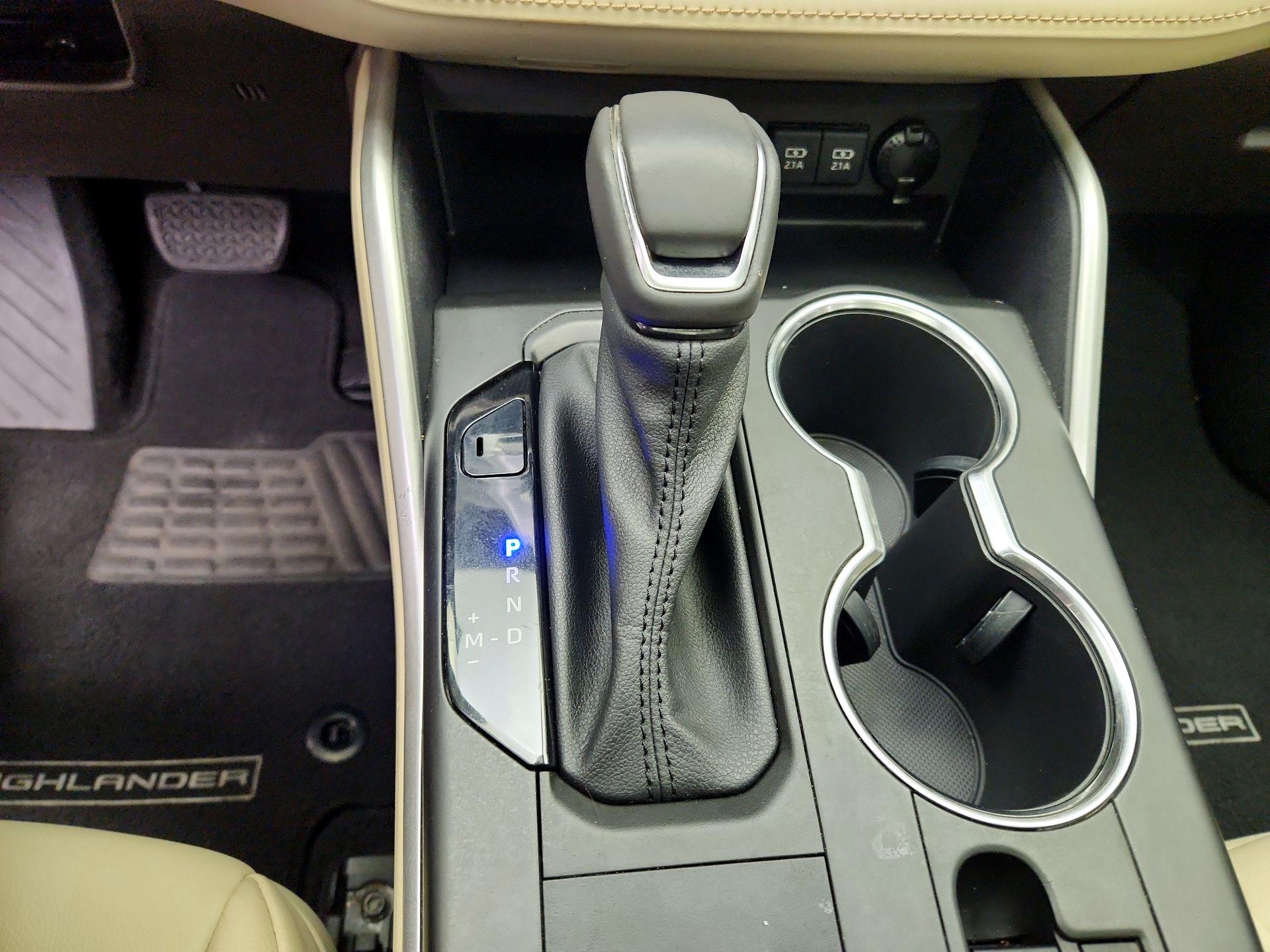 Thumbnail: 2021 Toyota Highlander - 17