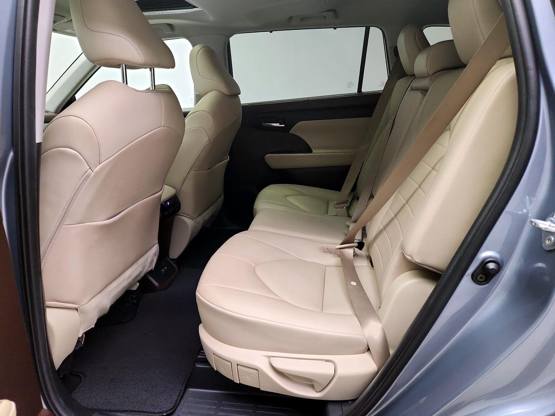 Thumbnail: 2021 Toyota Highlander - 20