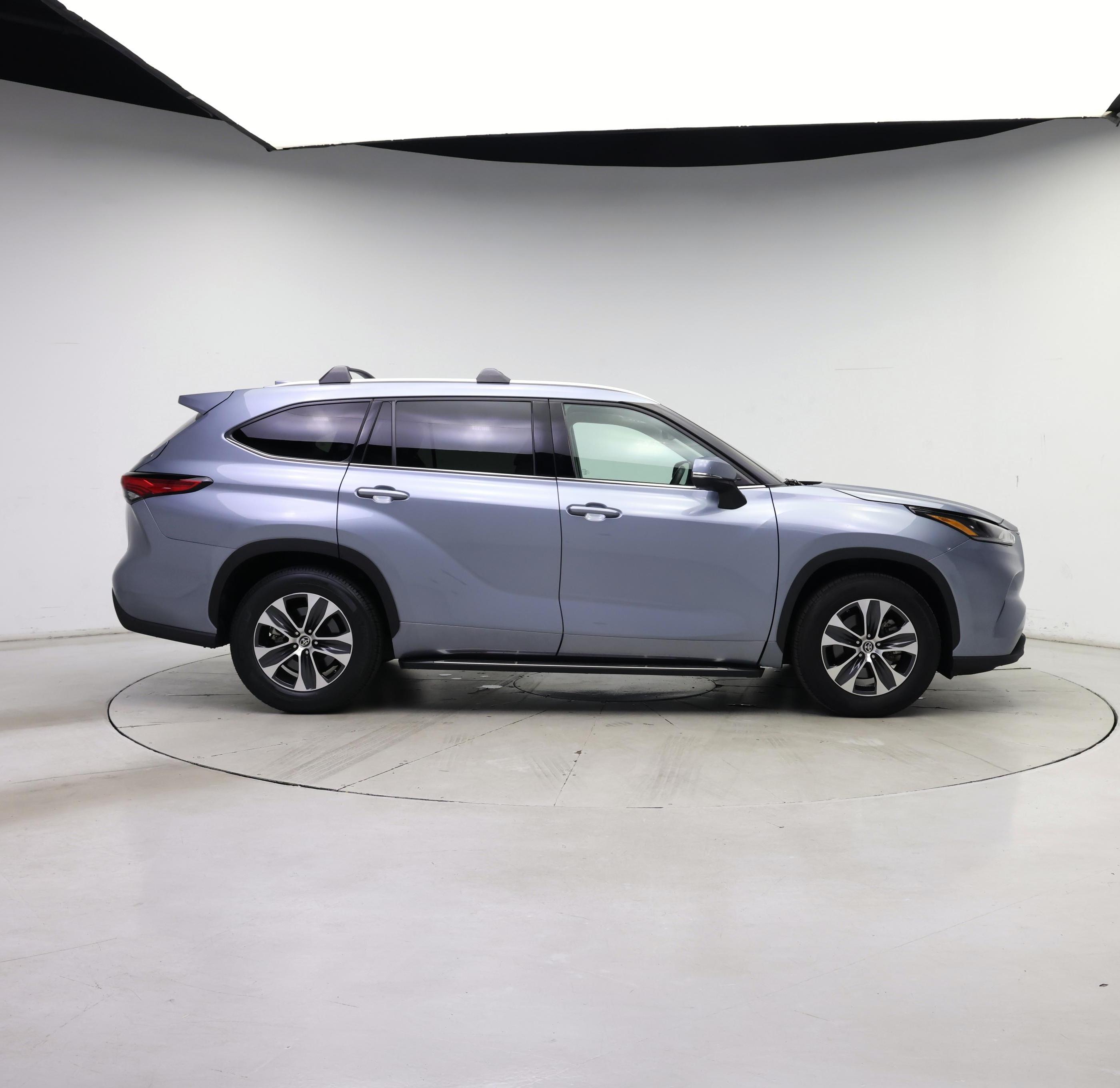 Thumbnail: 2021 Toyota Highlander - 7