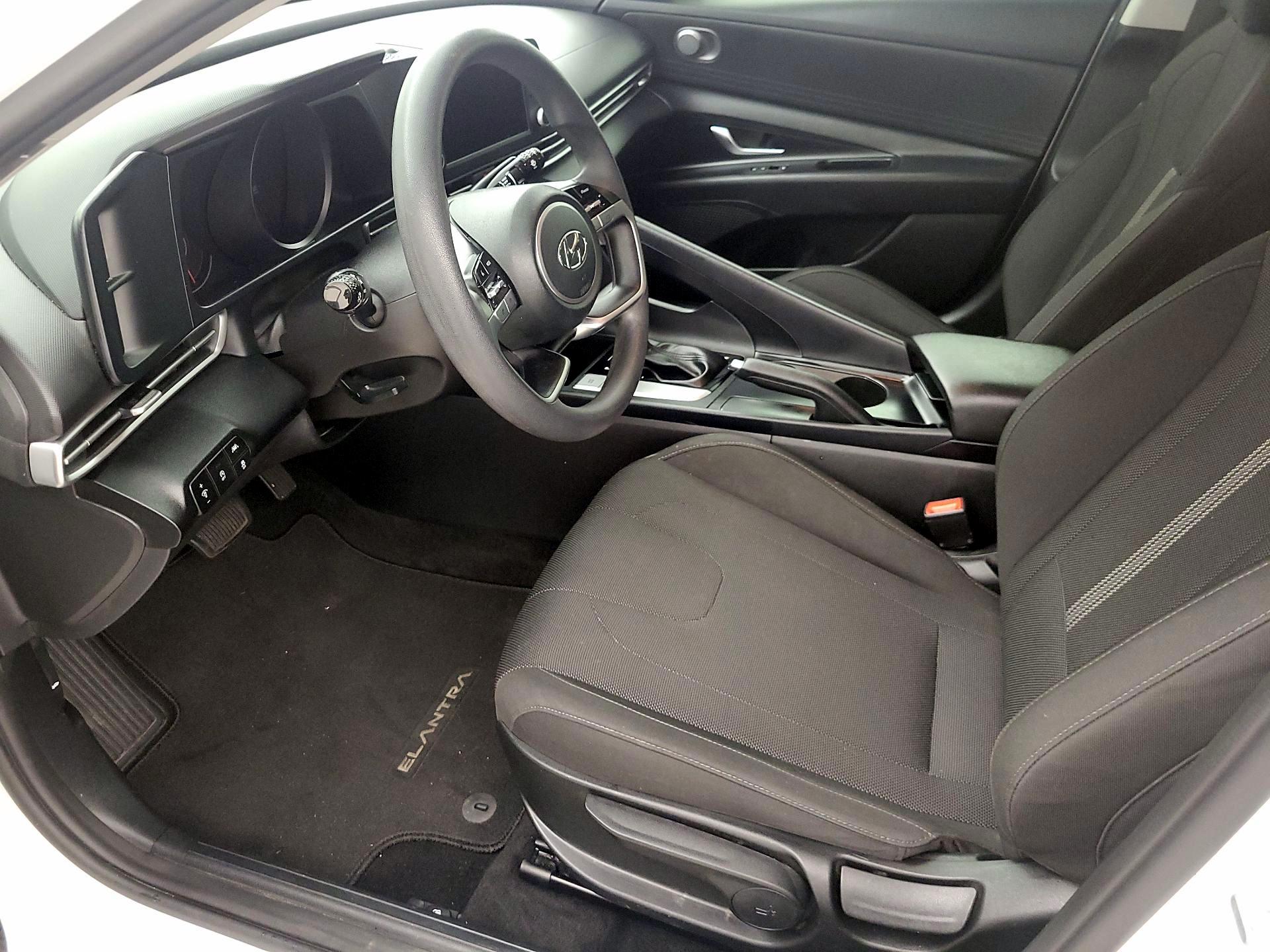 Thumbnail: 2021 Hyundai Elantra - 11