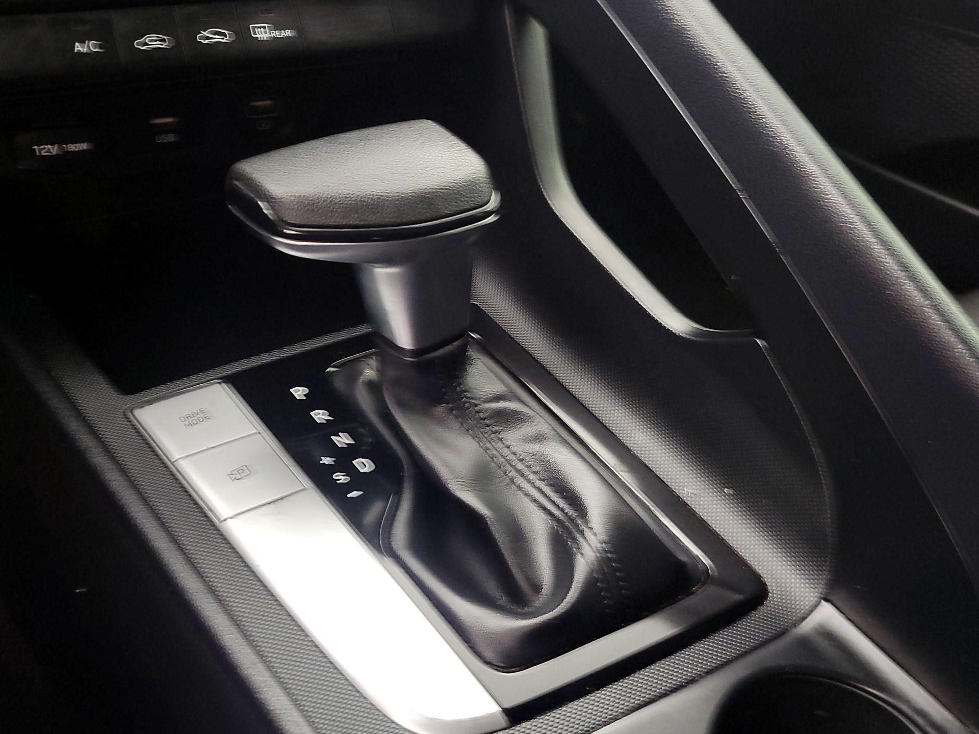 Thumbnail: 2021 Hyundai Elantra - 17