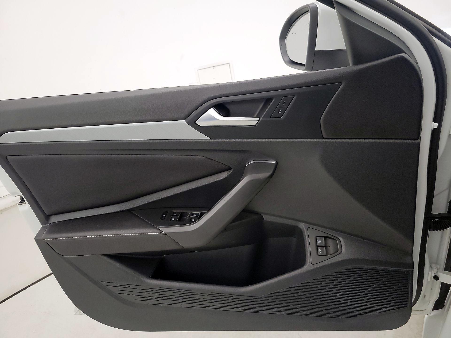 Thumbnail: 2023 Volkswagen Jetta - 12