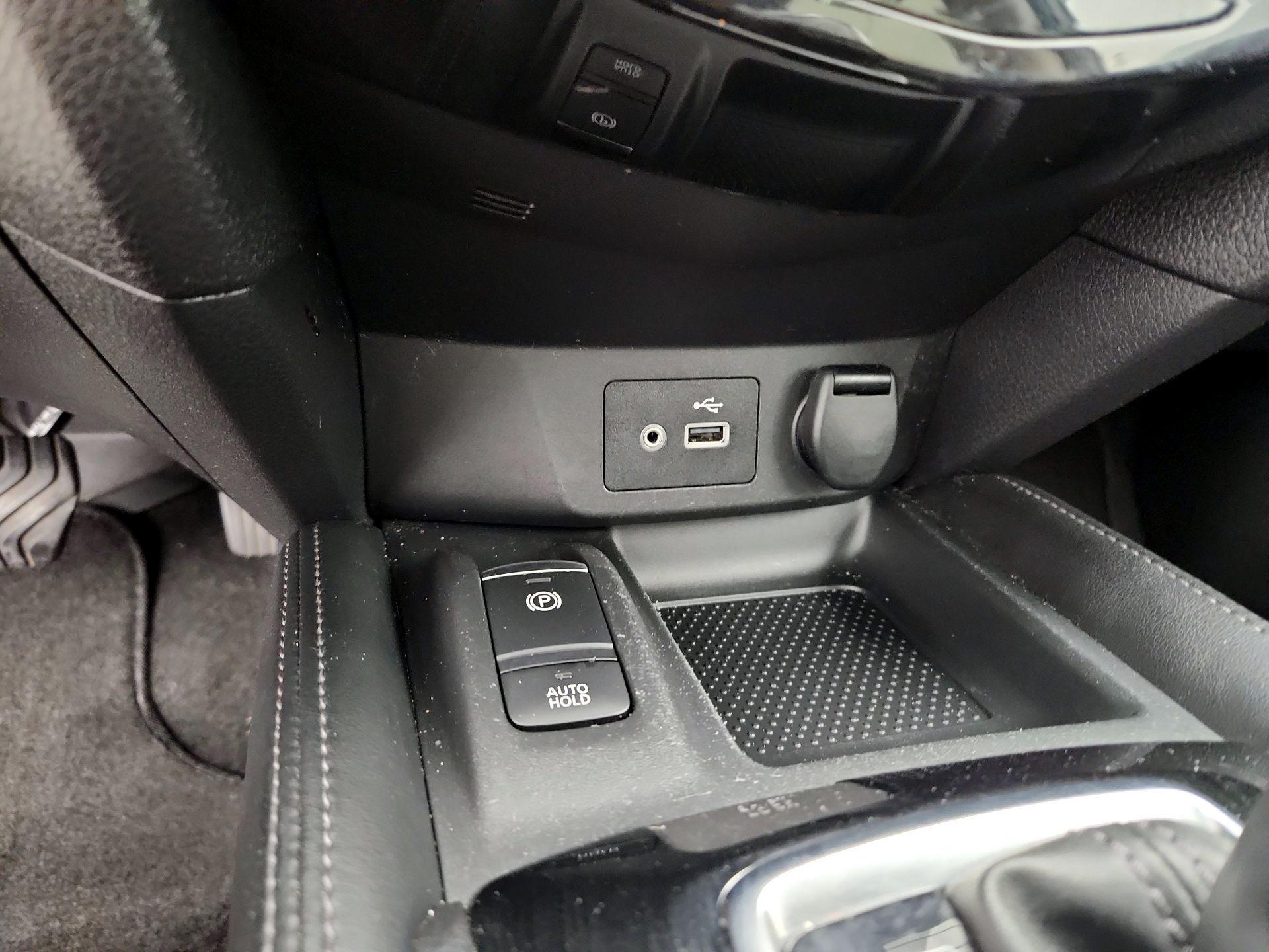 Thumbnail: 2019 Nissan Rogue - 19