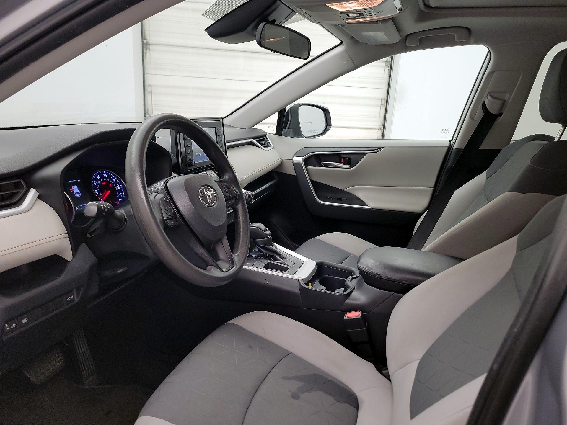 Thumbnail: 2020 Toyota RAV4 - 11