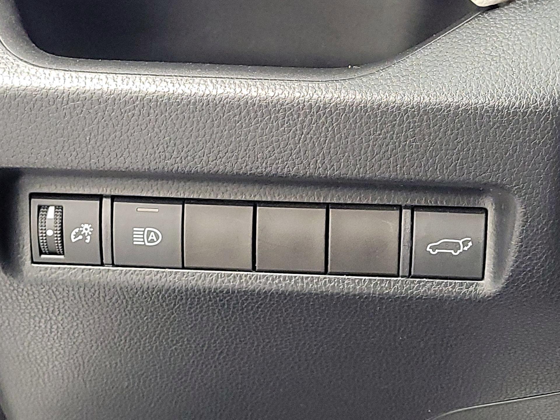 Thumbnail: 2020 Toyota RAV4 - 13