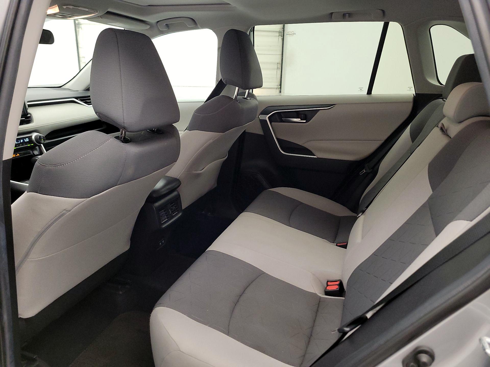 Thumbnail: 2020 Toyota RAV4 - 19