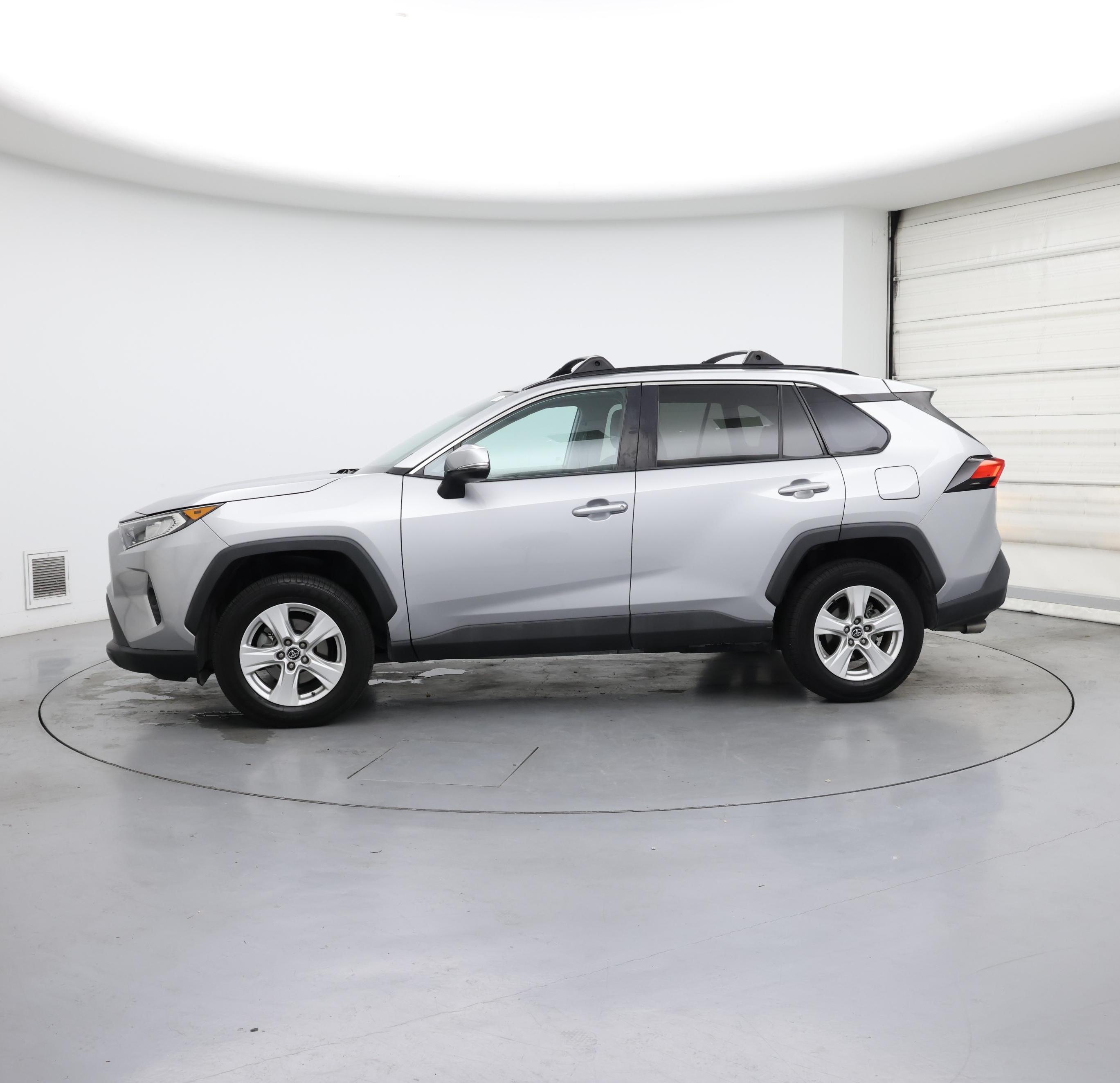 Thumbnail: 2020 Toyota RAV4 - 3