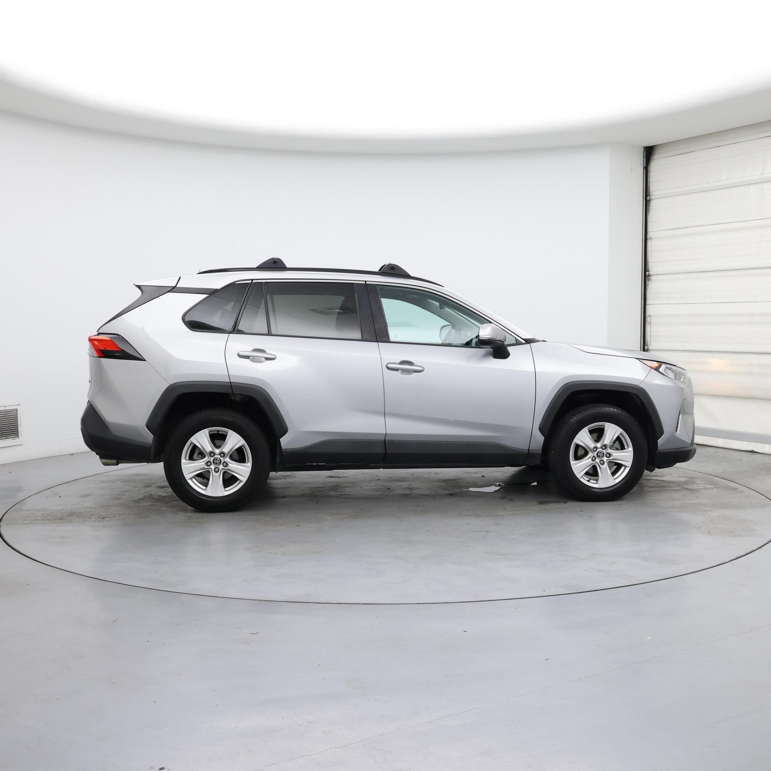Thumbnail: 2020 Toyota RAV4 - 7