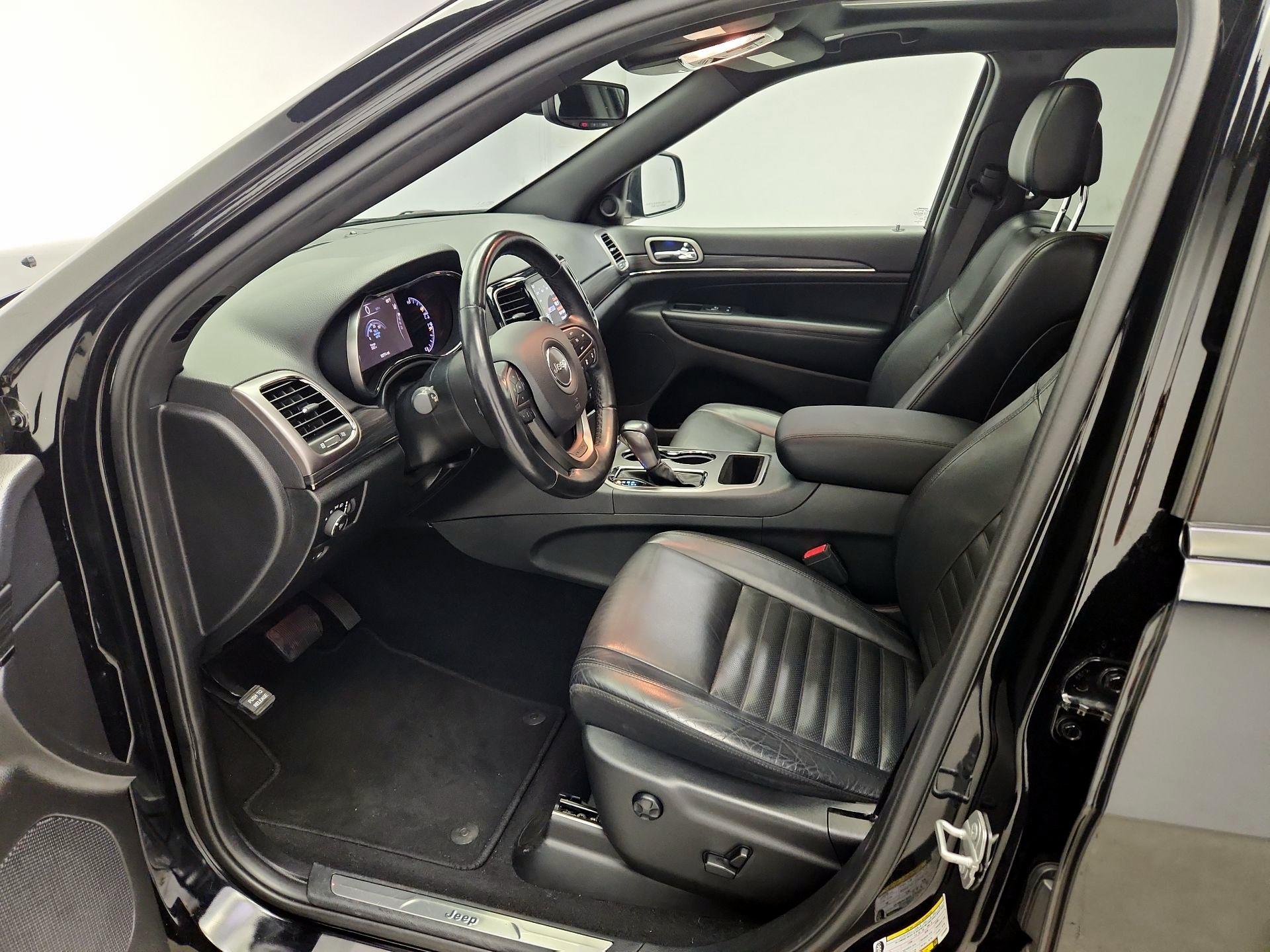 Thumbnail: 2020 Jeep Grand Cherokee - 11