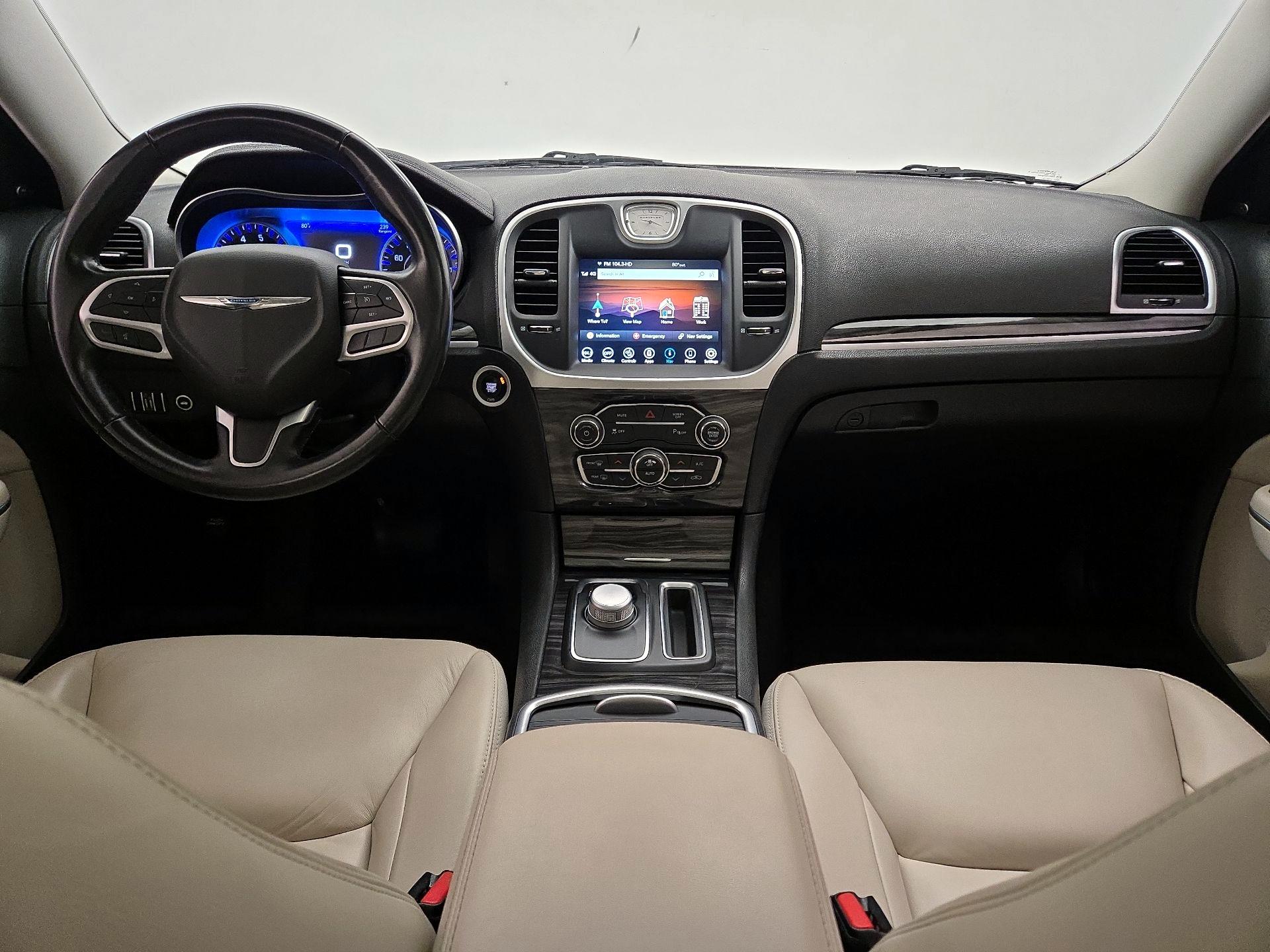 Thumbnail: 2022 Chrysler 300 - 9