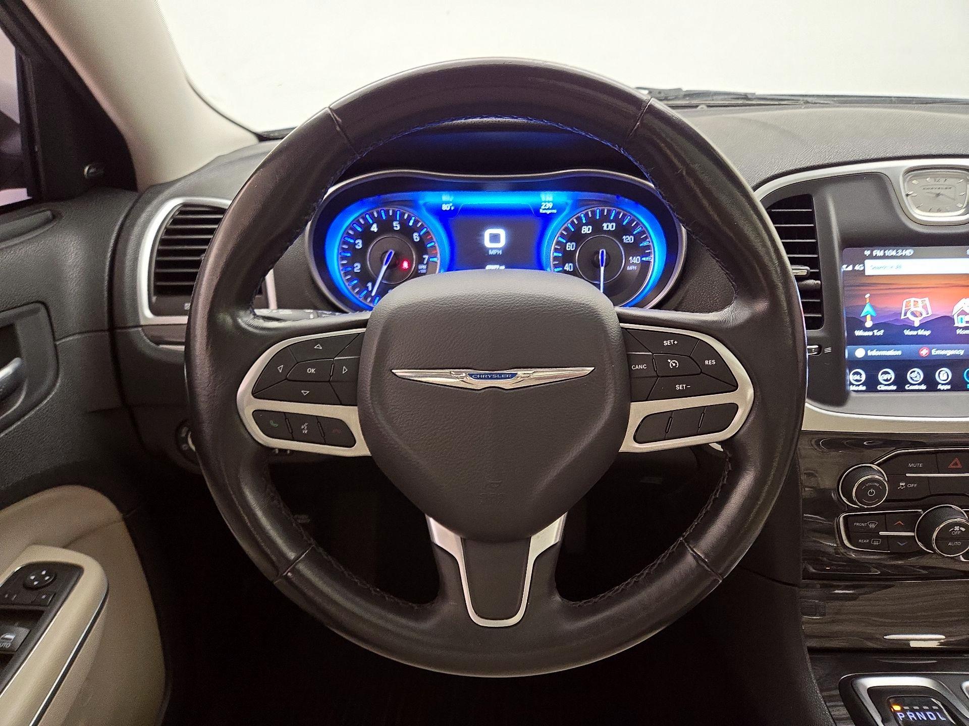 Thumbnail: 2022 Chrysler 300 - 10