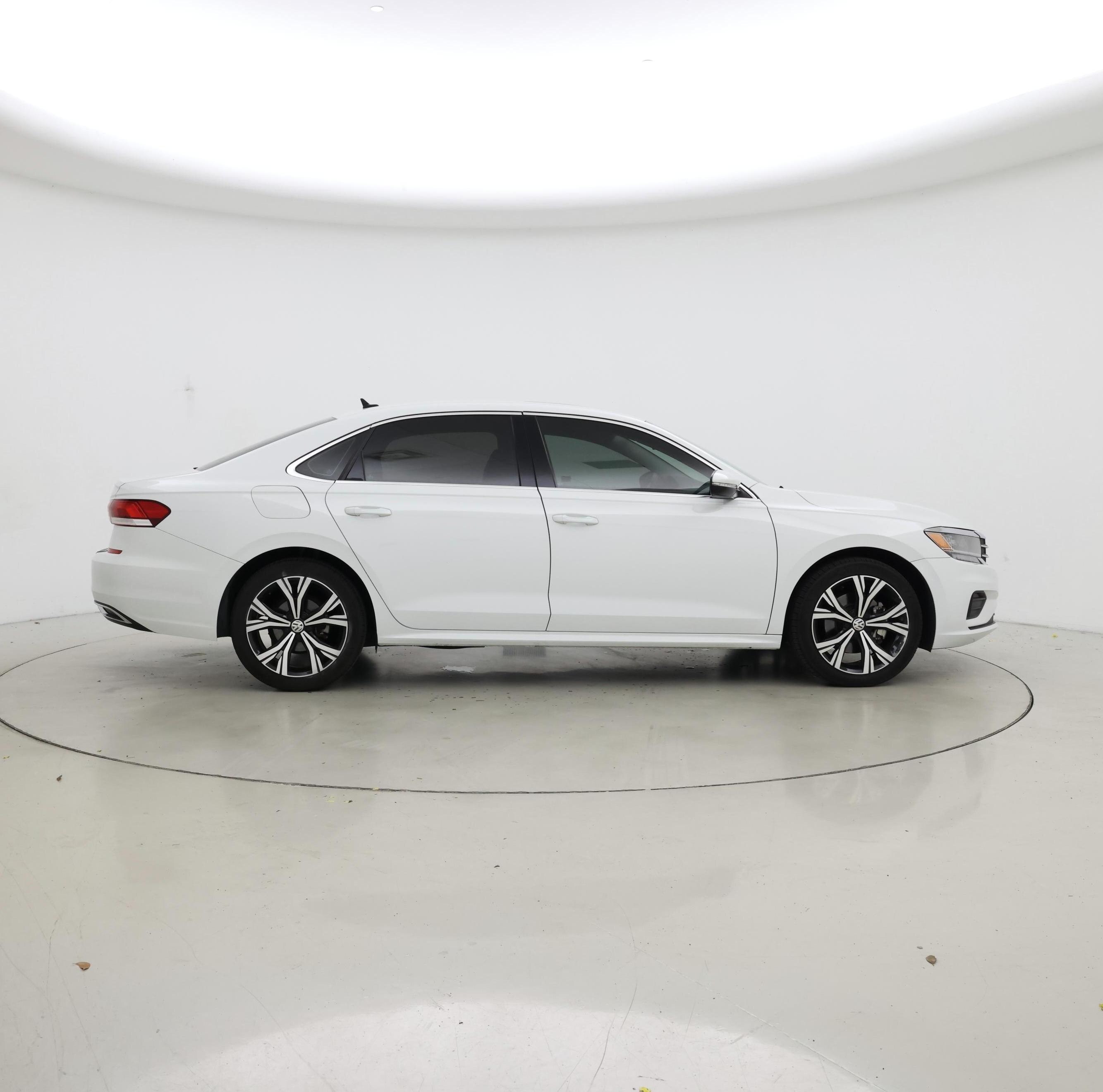 Thumbnail: 2022 Volkswagen Passat - 7